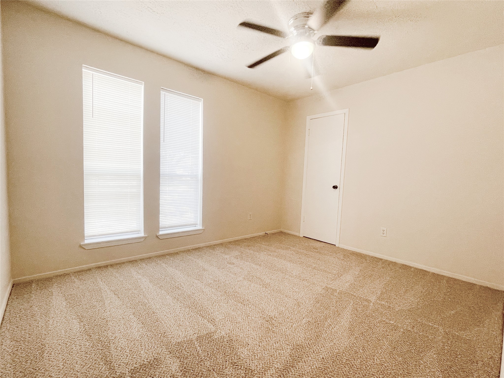 19010 Kemble Road Property Photo 10