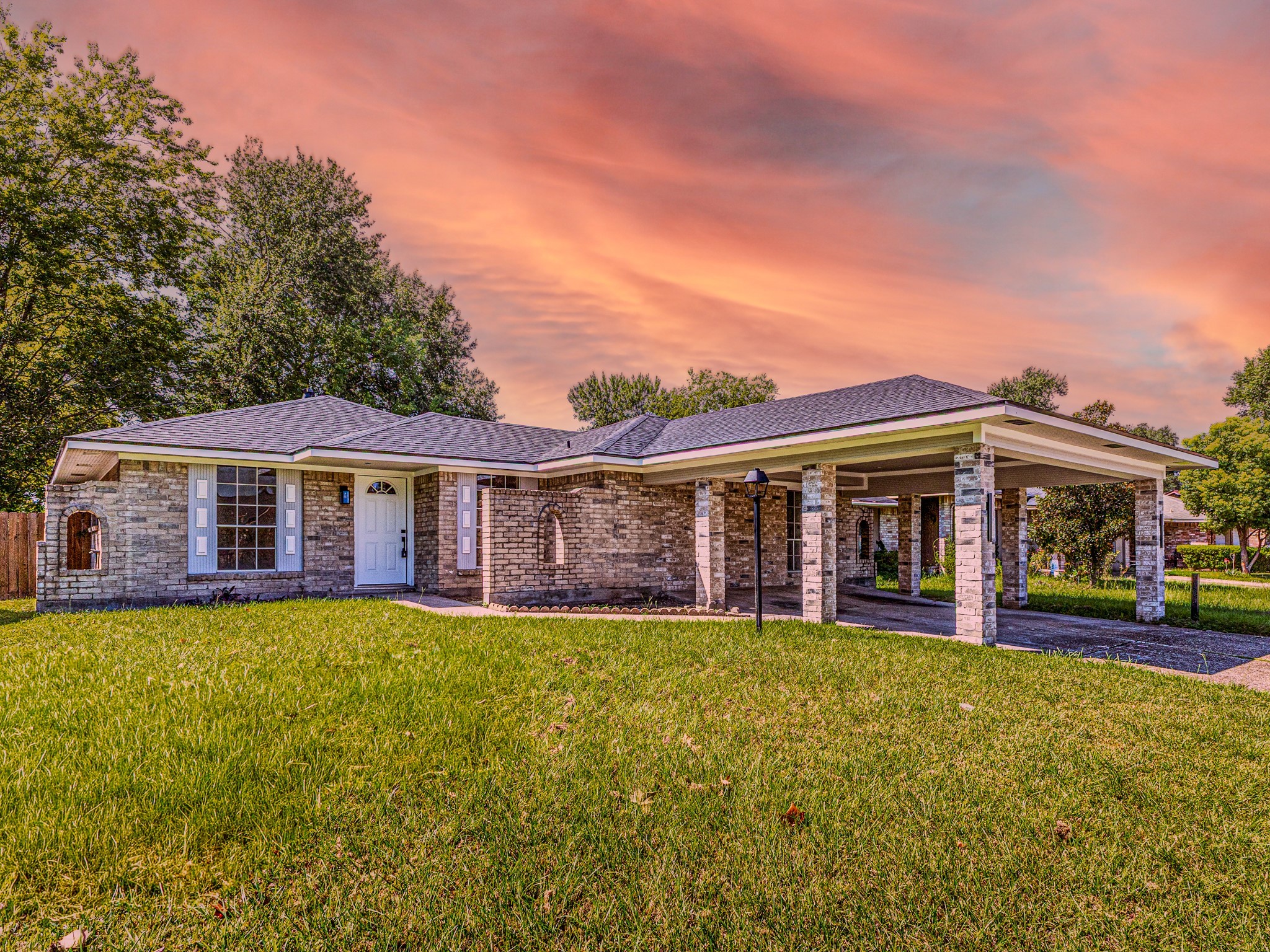 1907 Bunzel St Property Photo 1