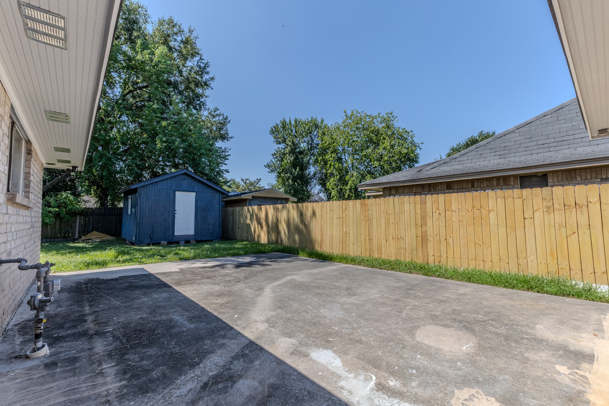 1907 Bunzel St Property Photo 6