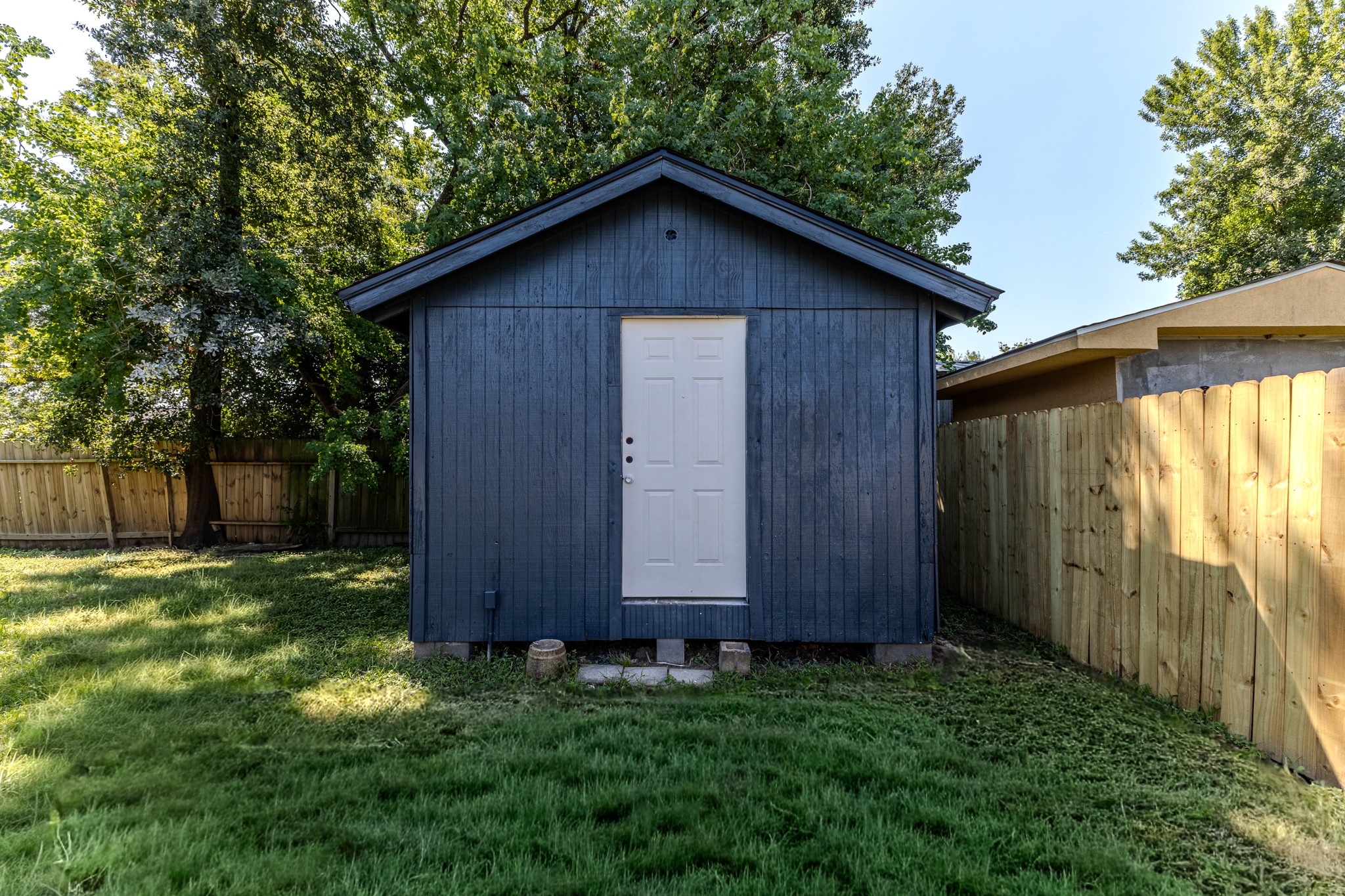 1907 Bunzel St Property Photo 10