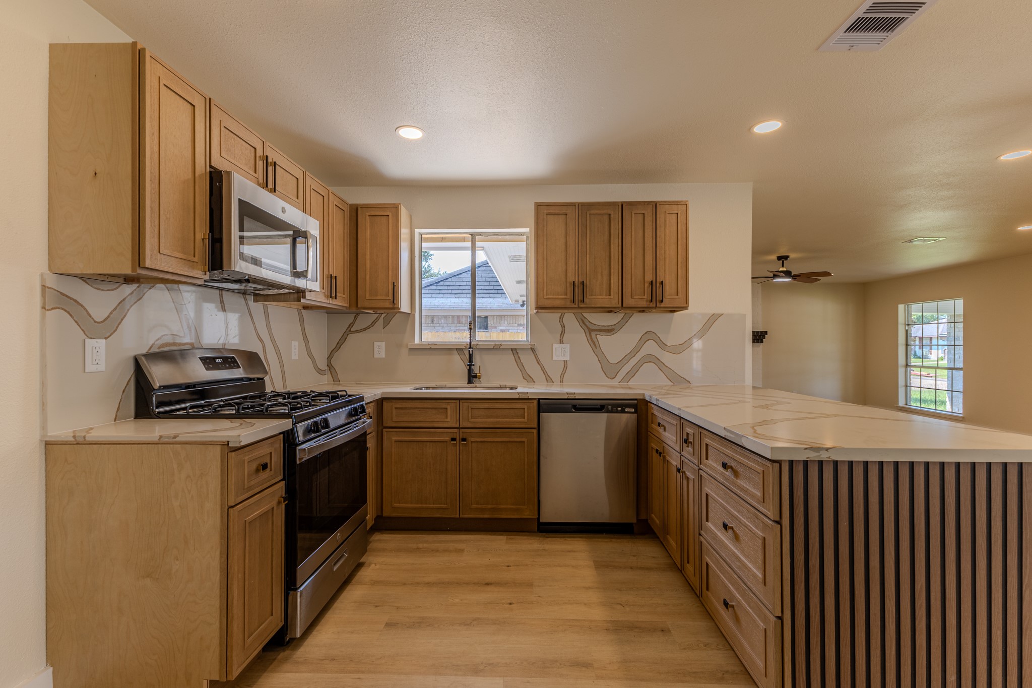 1907 Bunzel St Property Photo 12