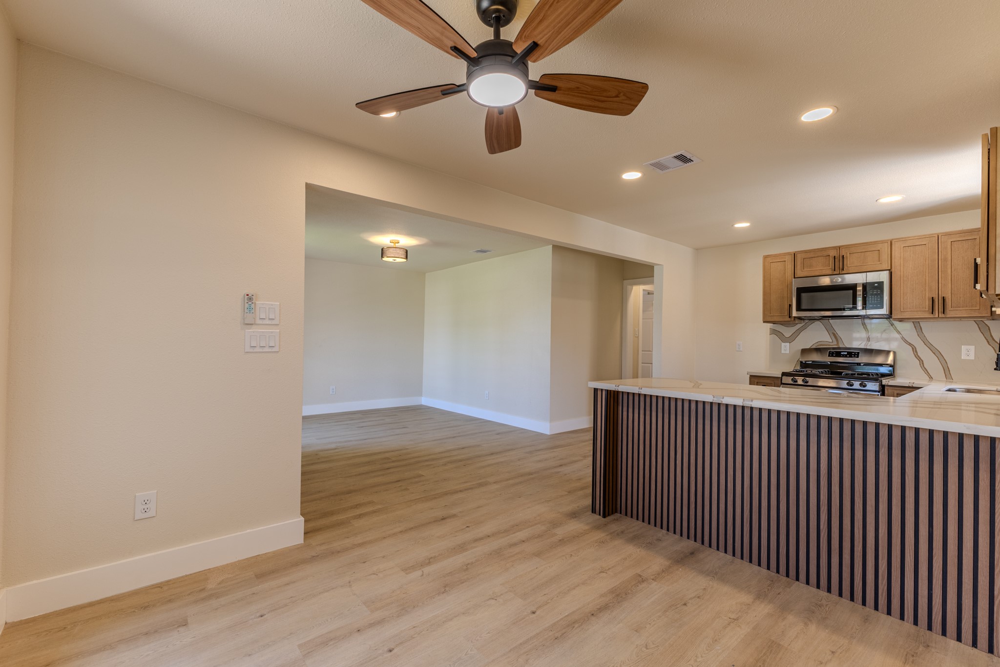 1907 Bunzel St Property Photo 16