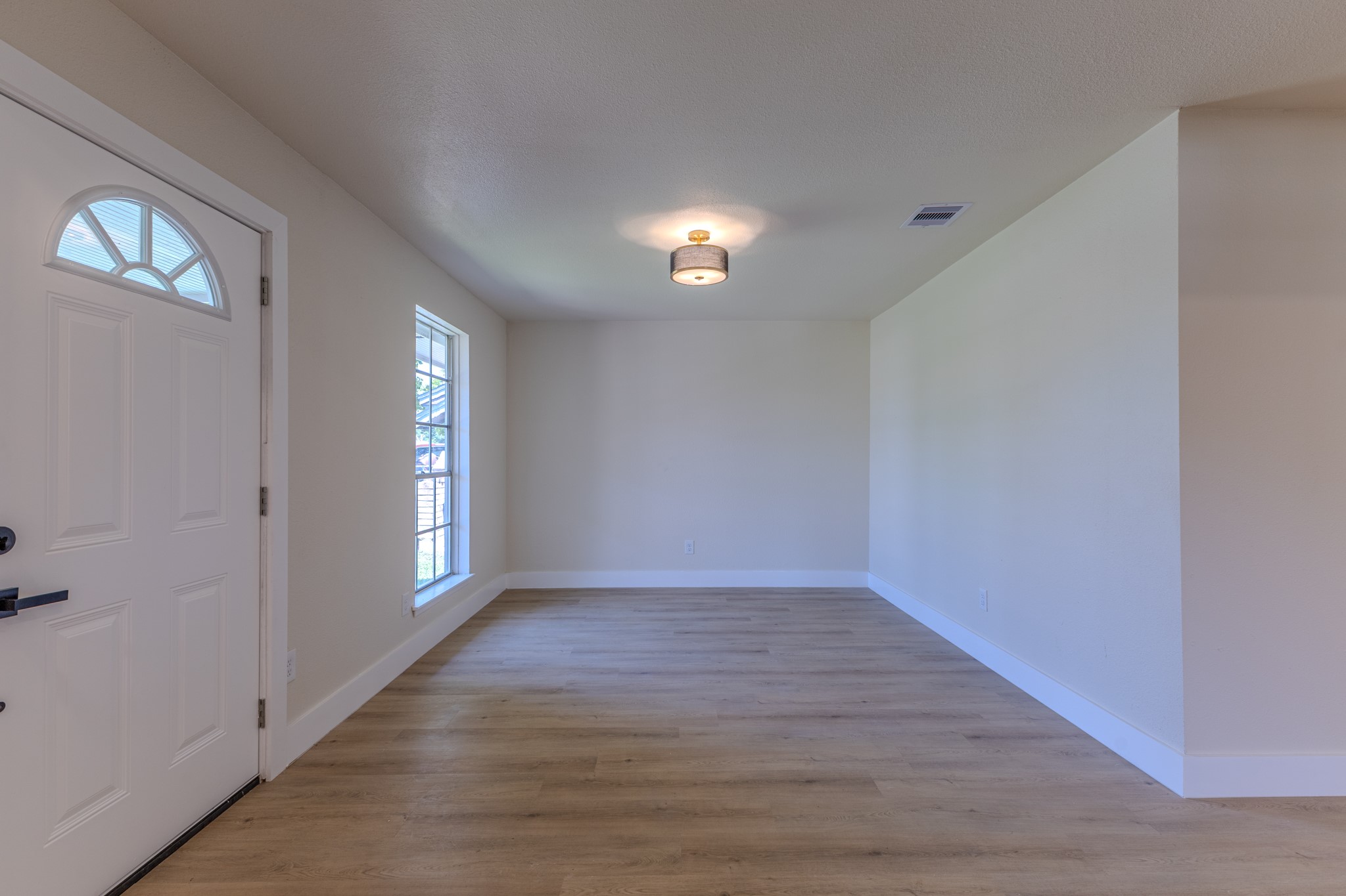 1907 Bunzel St Property Photo 17