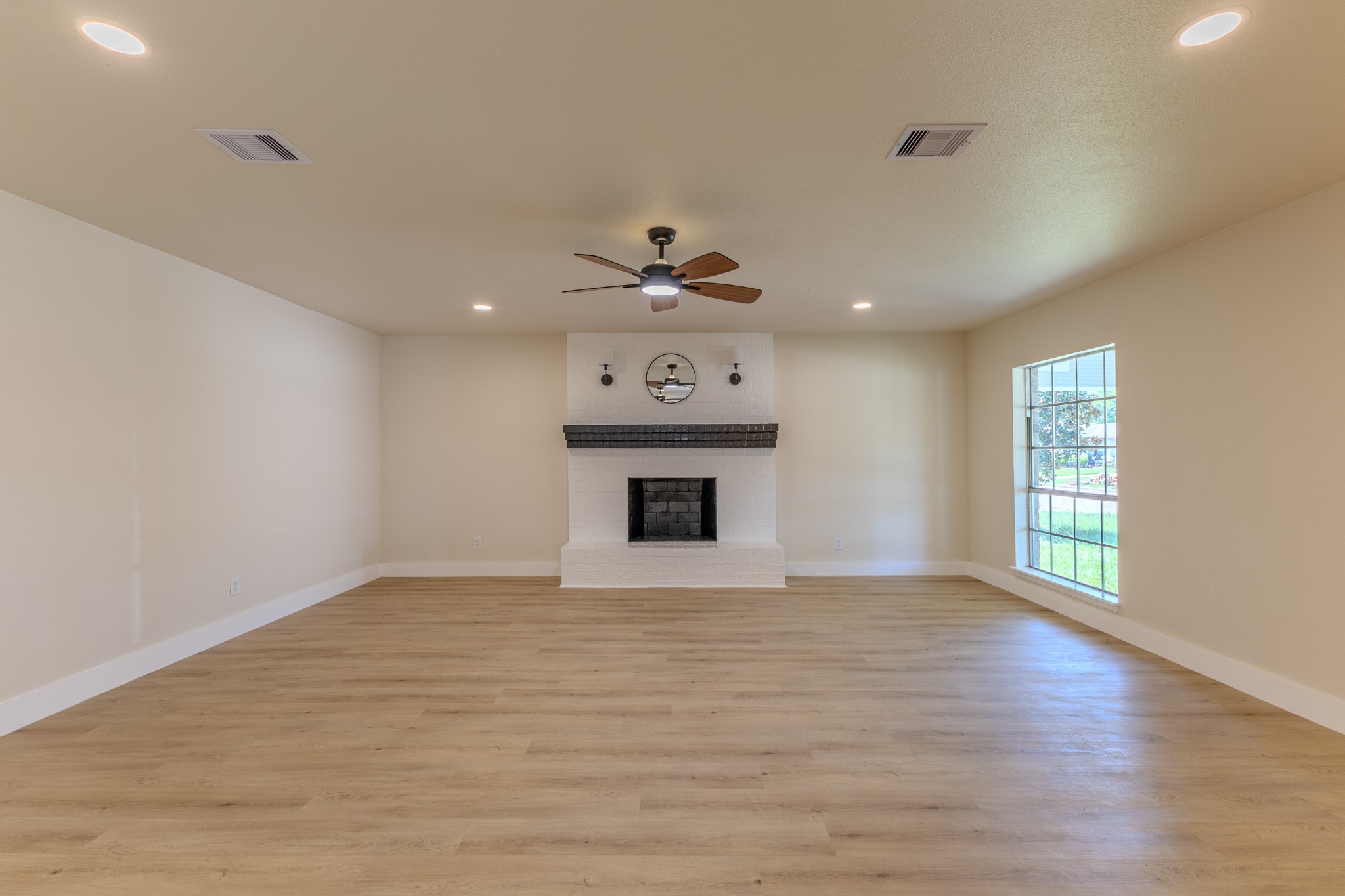 1907 Bunzel St Property Photo 18