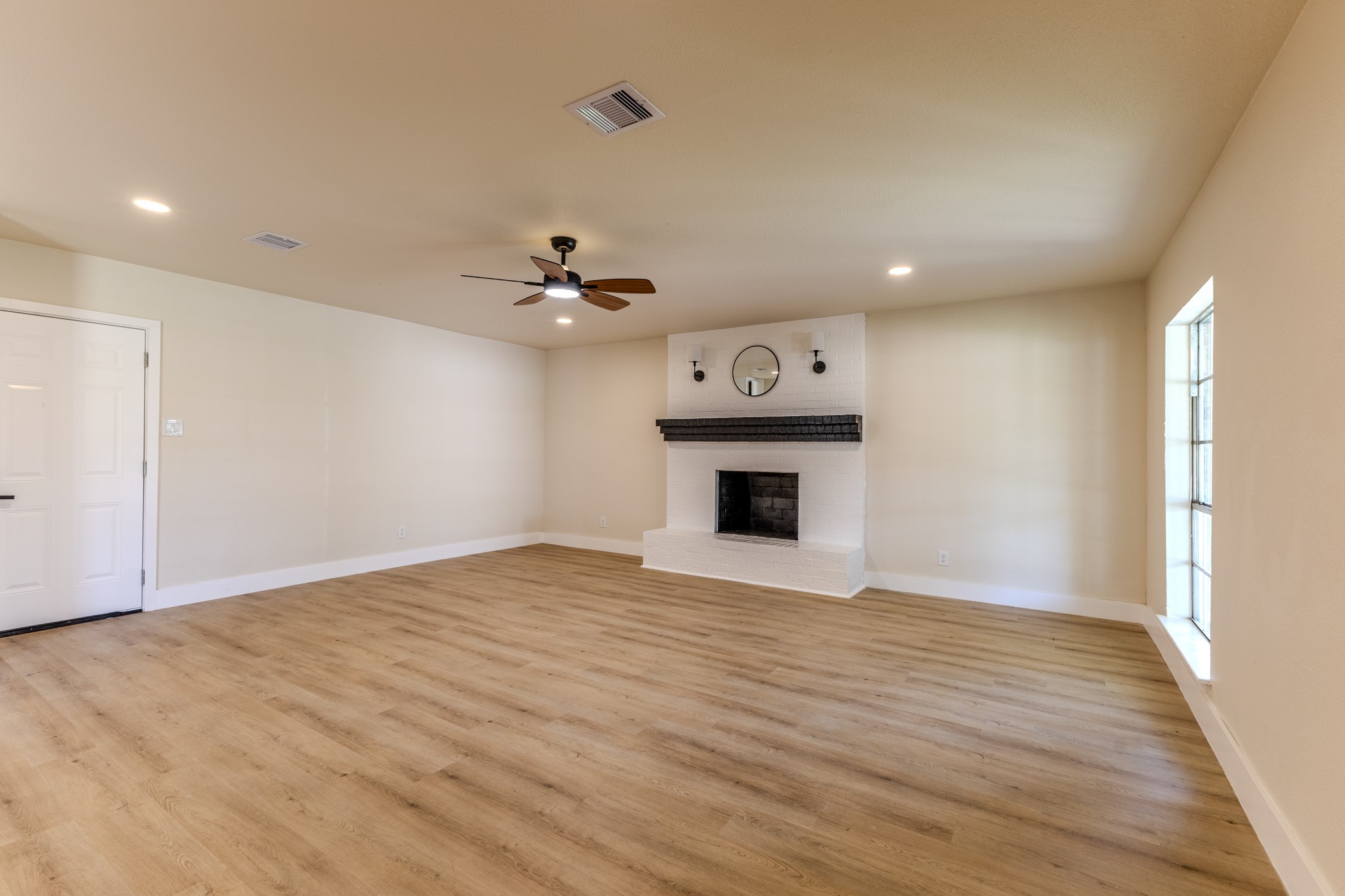 1907 Bunzel St Property Photo 20