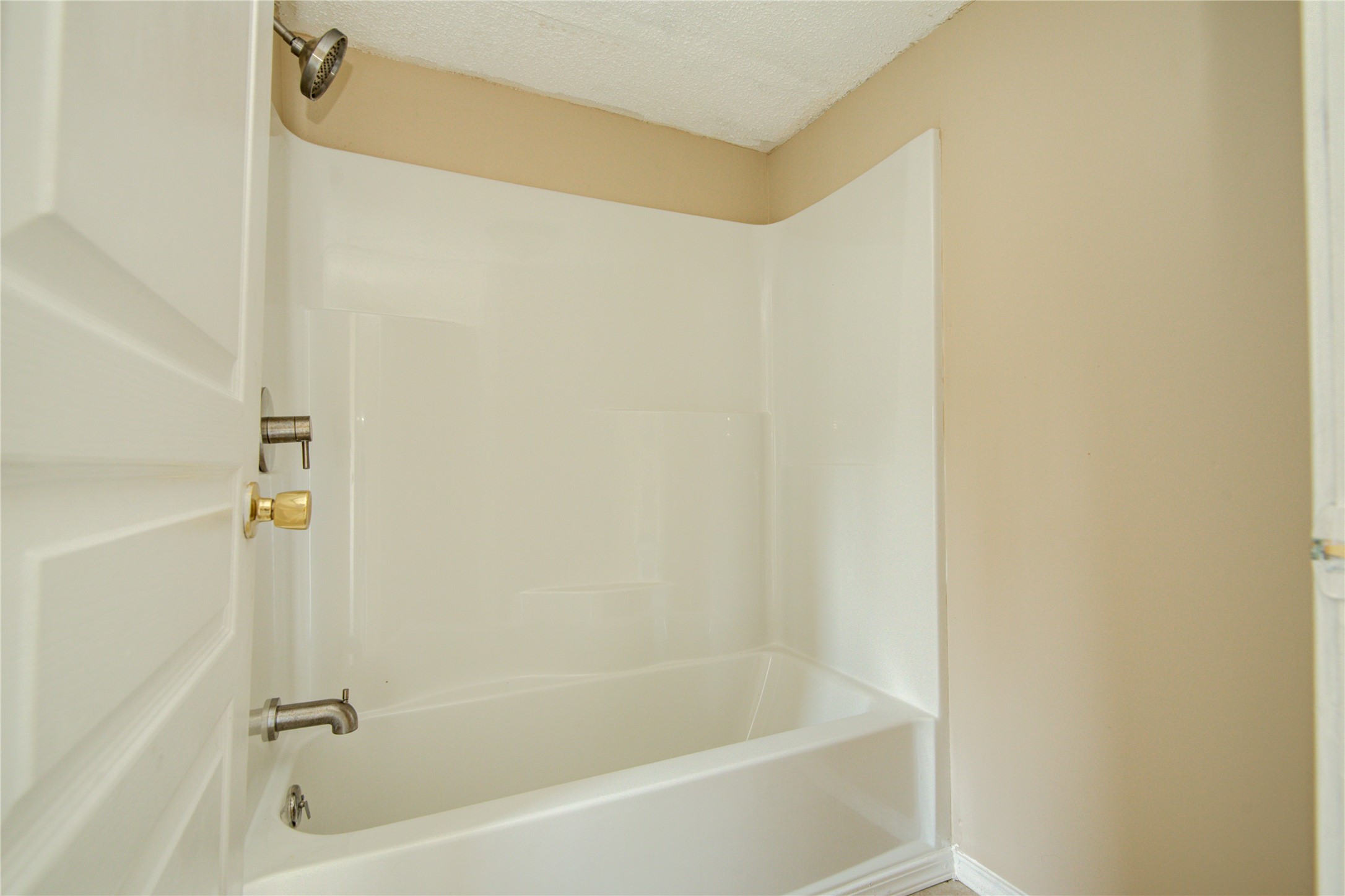 222 S Avenue G Property Photo 16