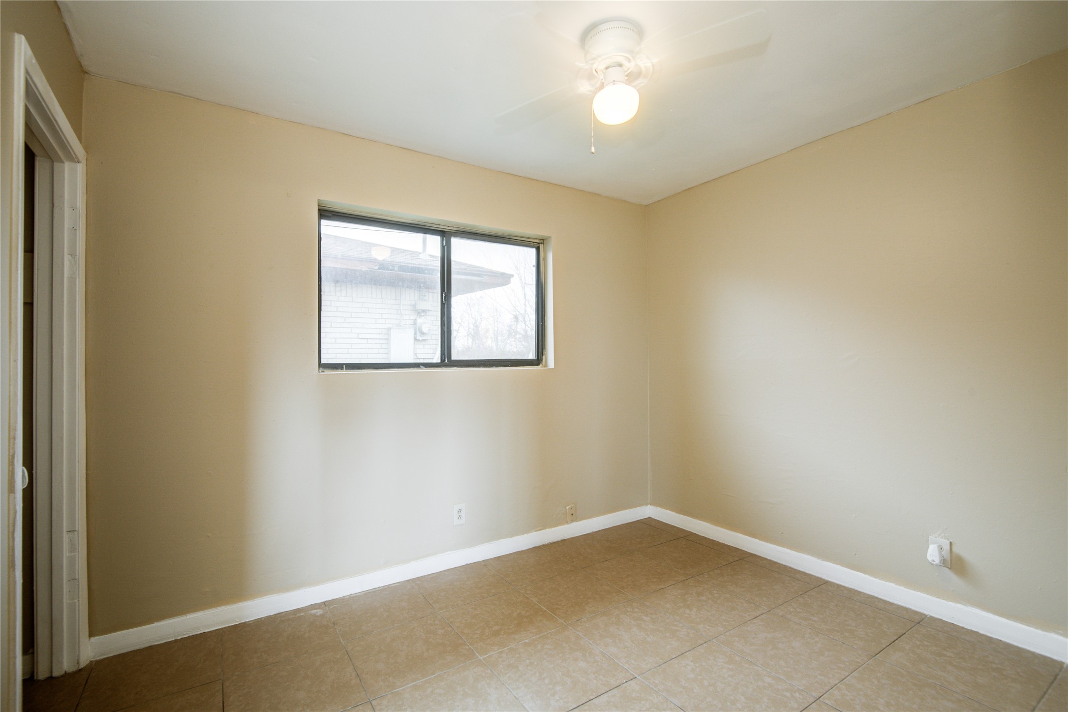222 S Avenue G Property Photo 21