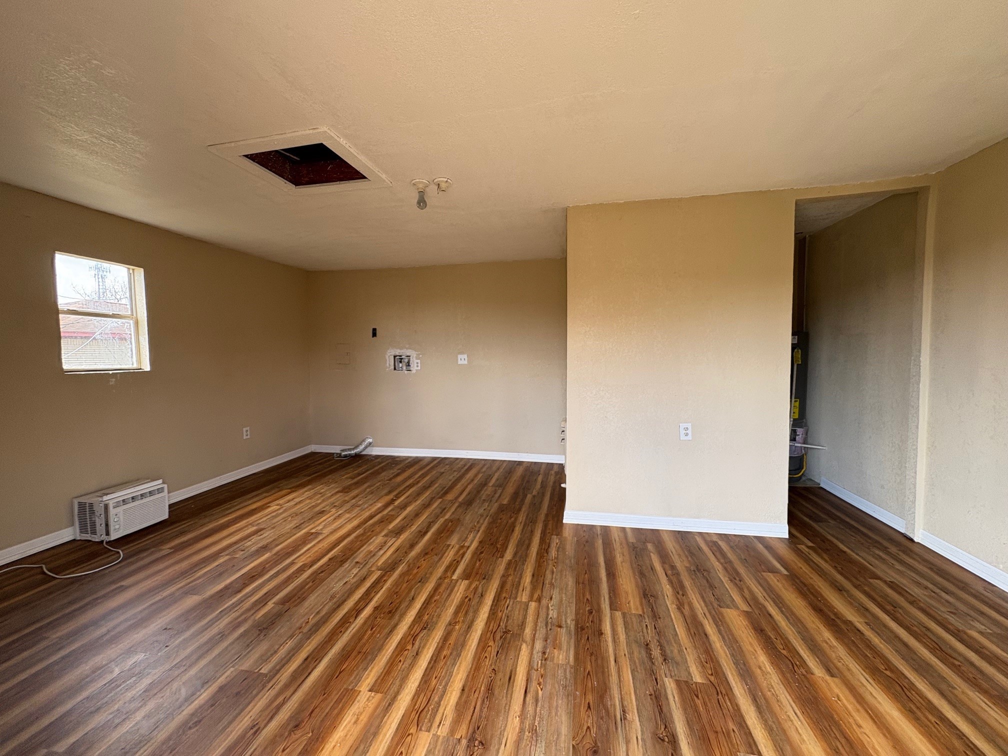 222 S Avenue G Property Photo 28