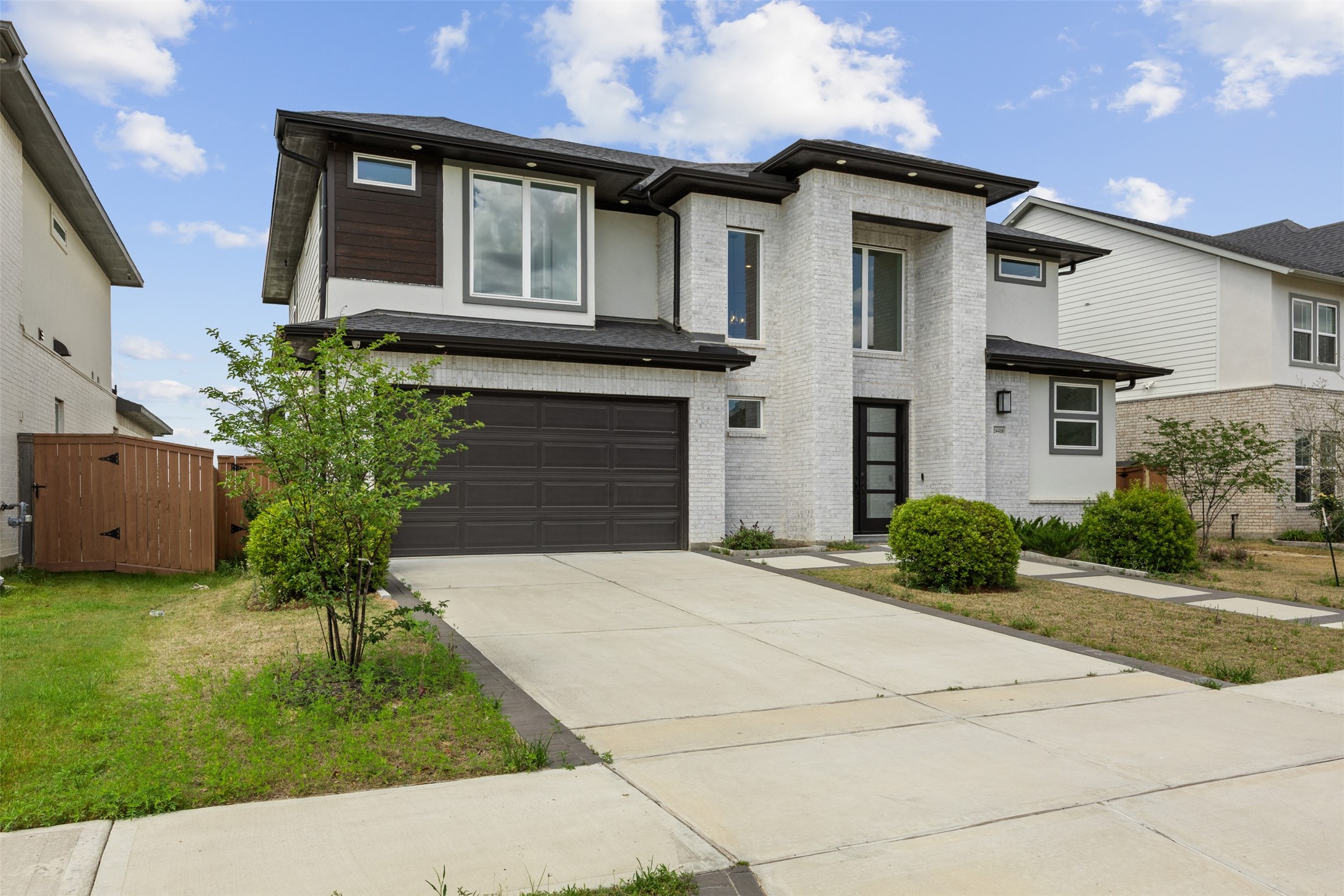 24418 Green Buffalograss Trail Property Photo 2