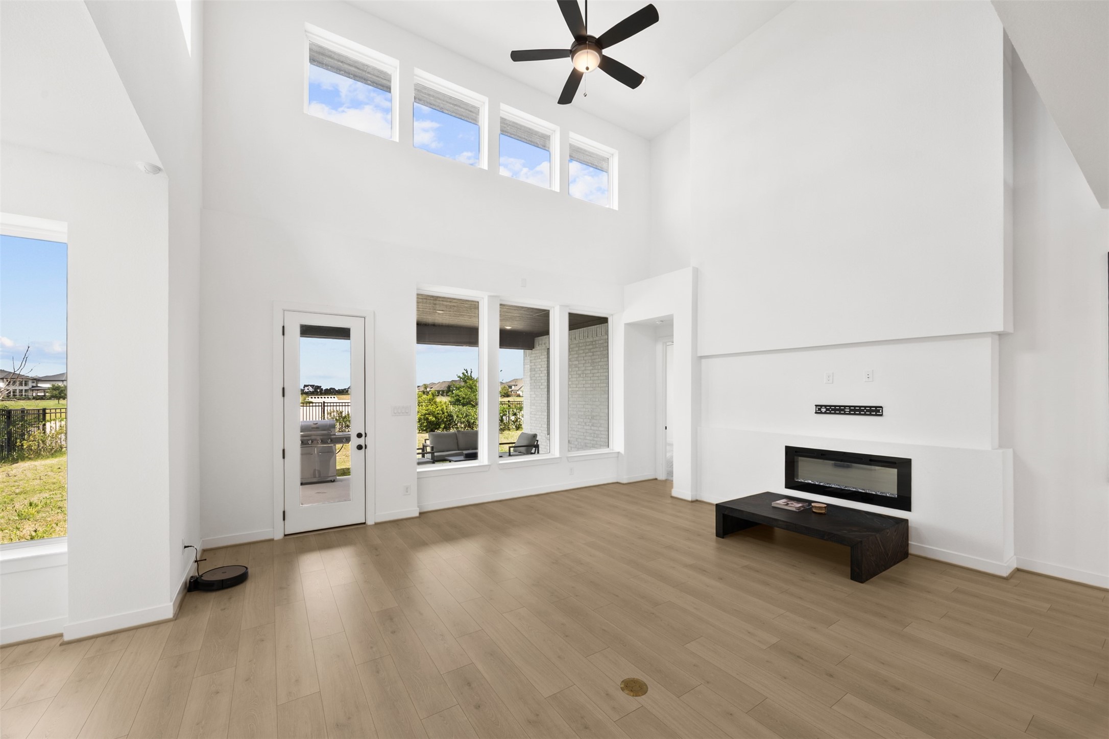 24418 Green Buffalograss Trail Property Photo 11