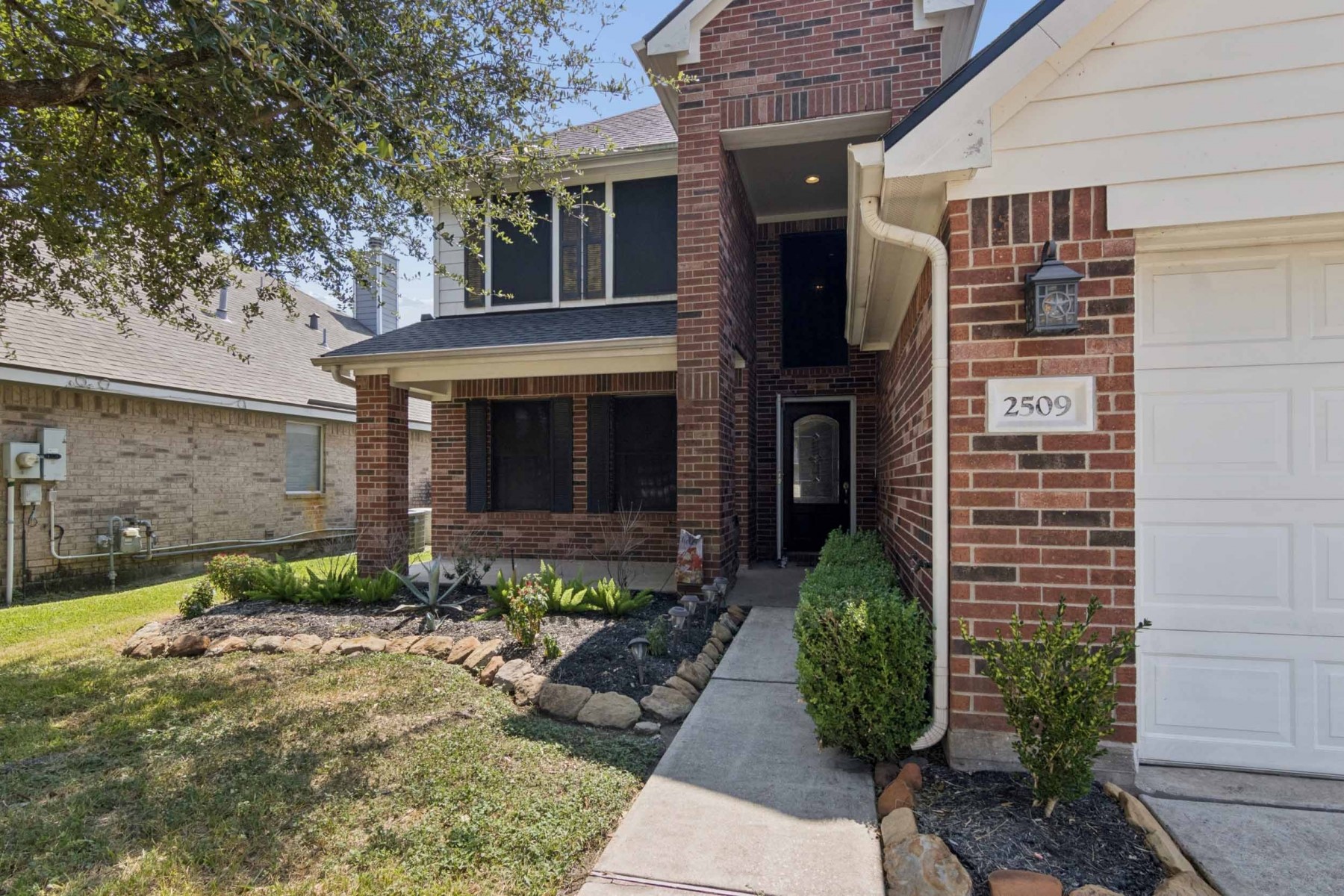 2509 Artesia Drive Property Photo 2