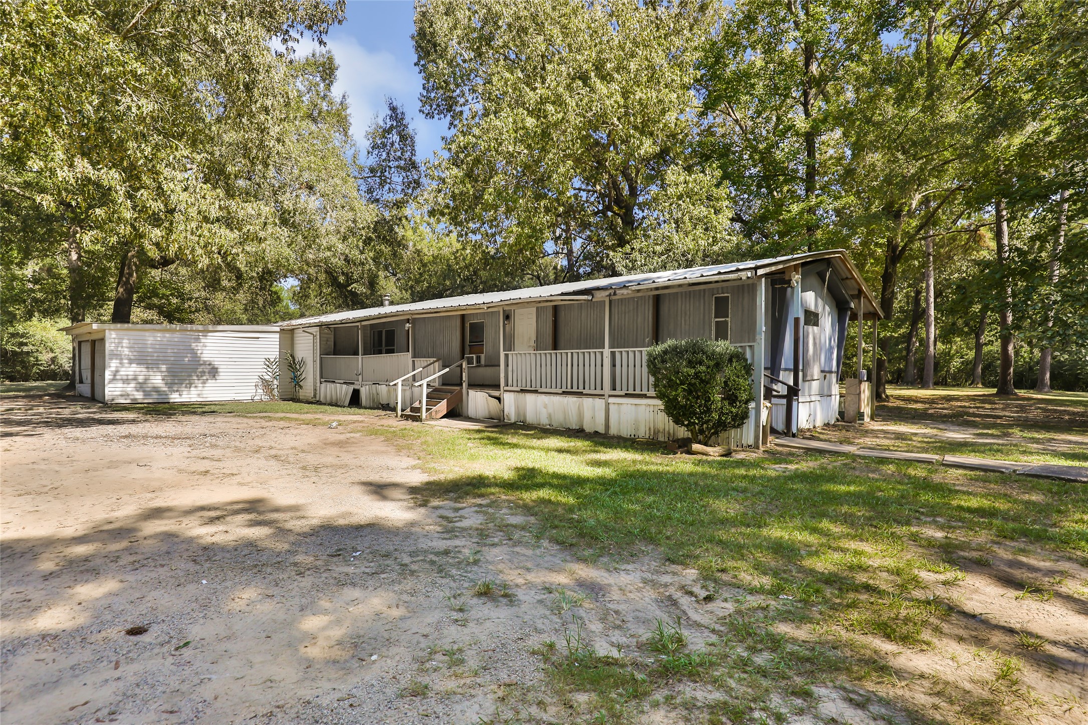 750 County Road 6471 Property Photo 4