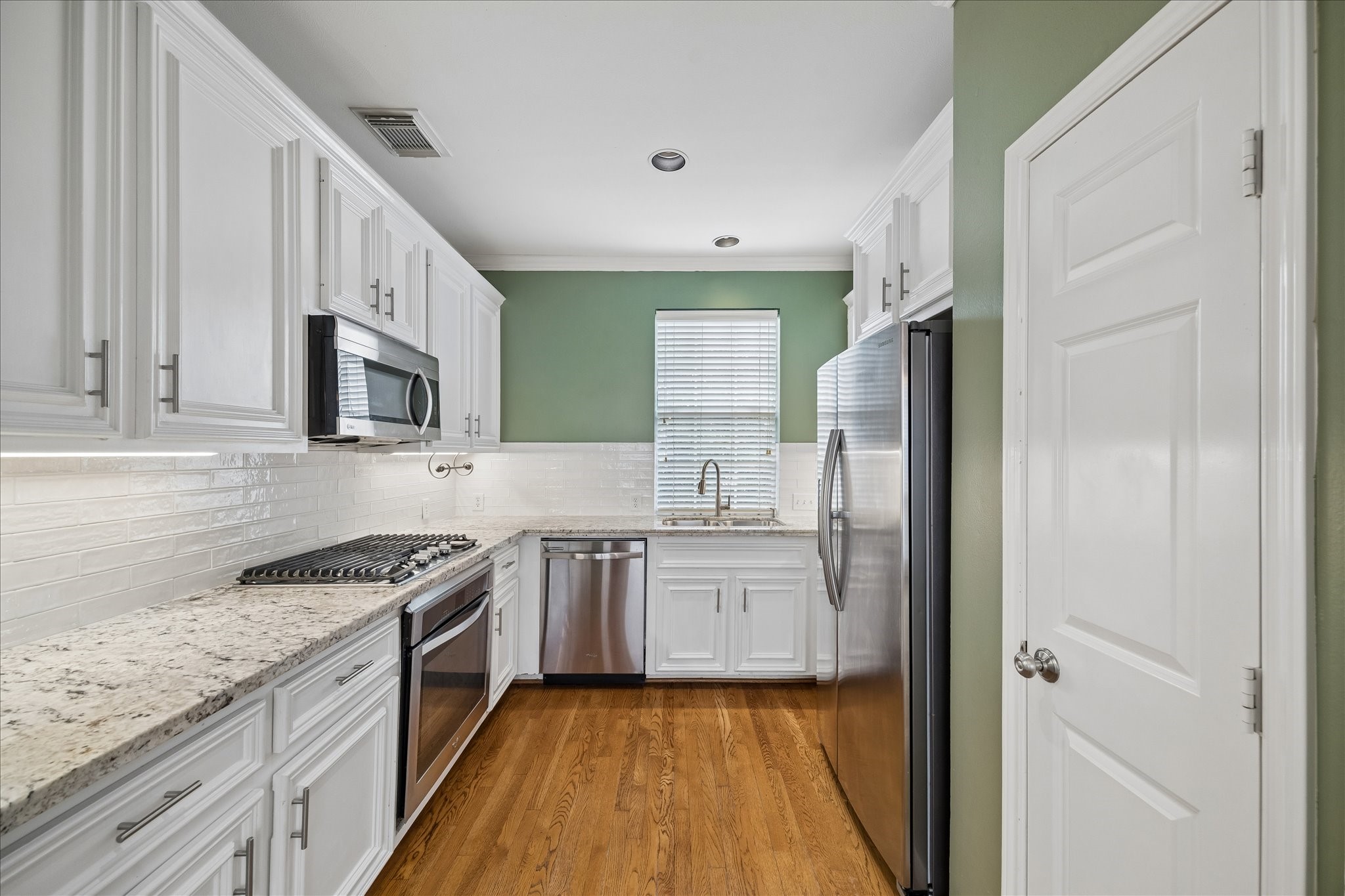 834 Cohn Street Property Photo 4