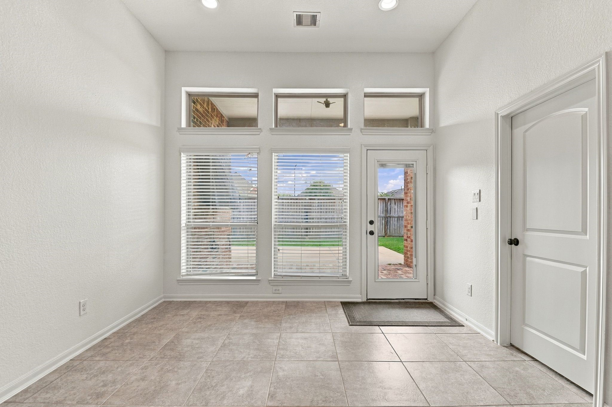 6722 Greenwood Valley Place Property Photo 16