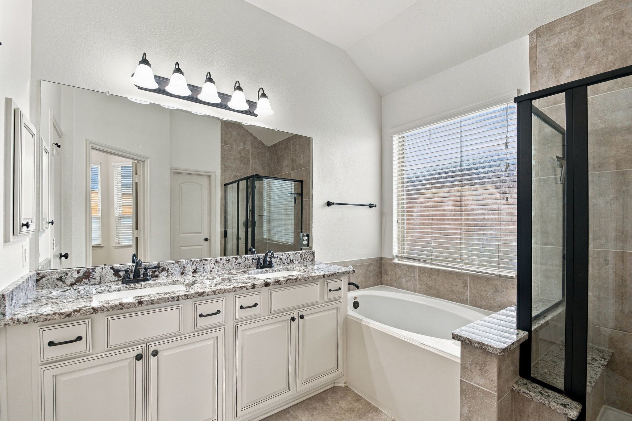 6722 Greenwood Valley Place Property Photo 25