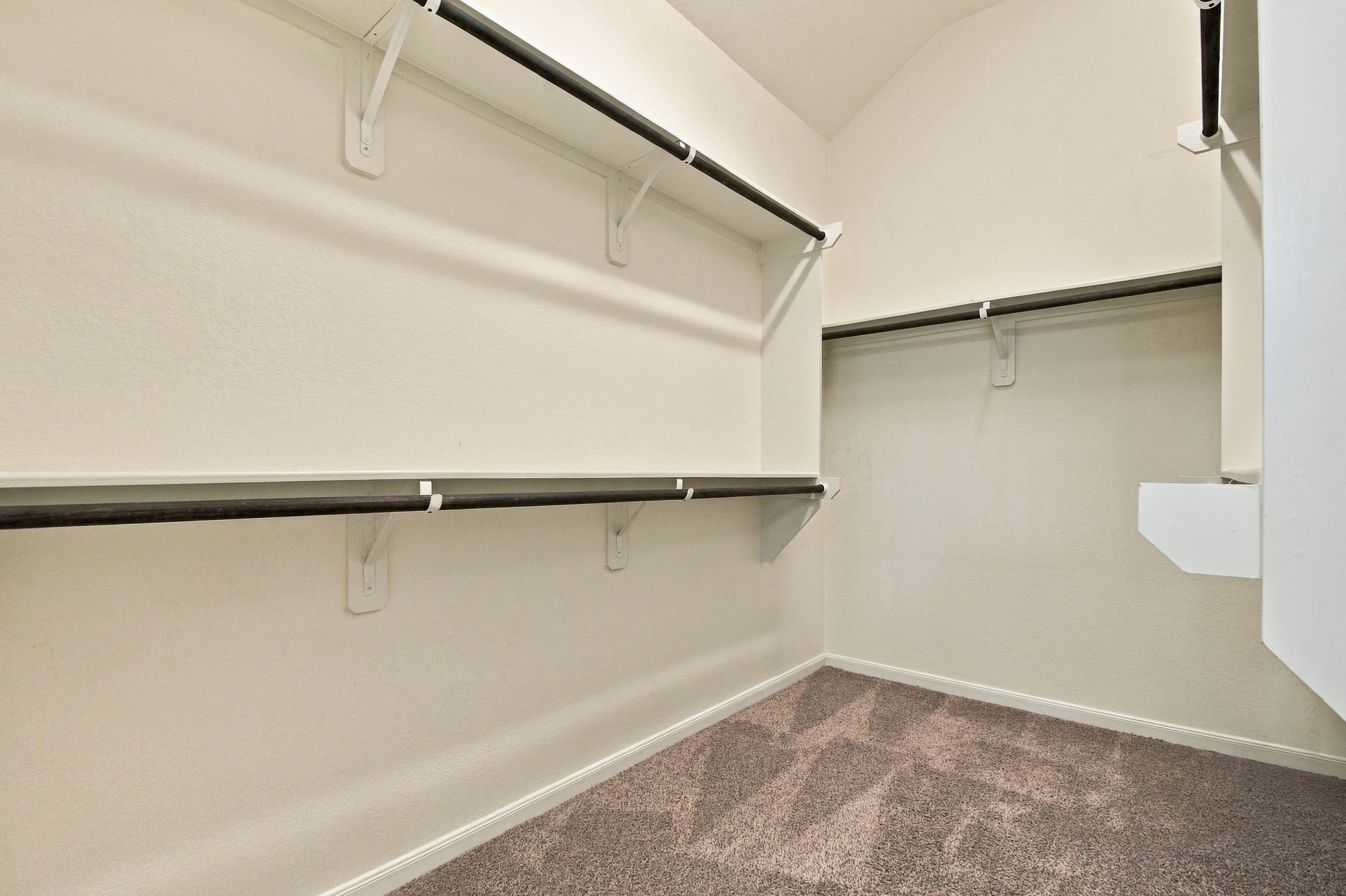 6722 Greenwood Valley Place Property Photo 26