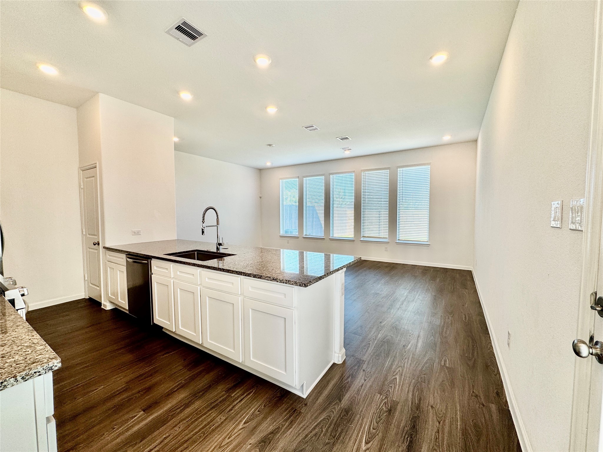 5723 Foggy Vine Court Property Photo 7