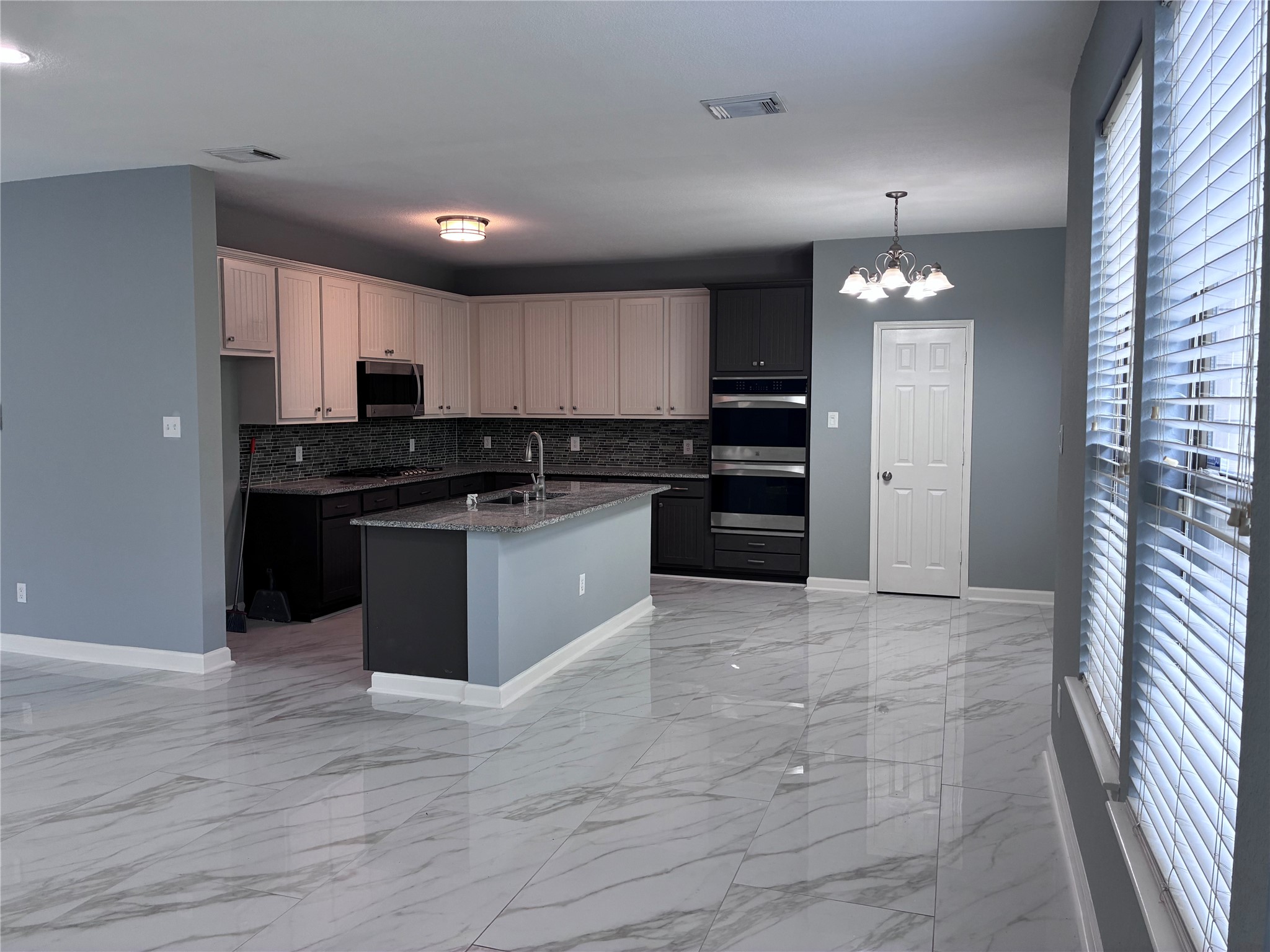 15402 Marlowe Grove Drive Property Photo 11
