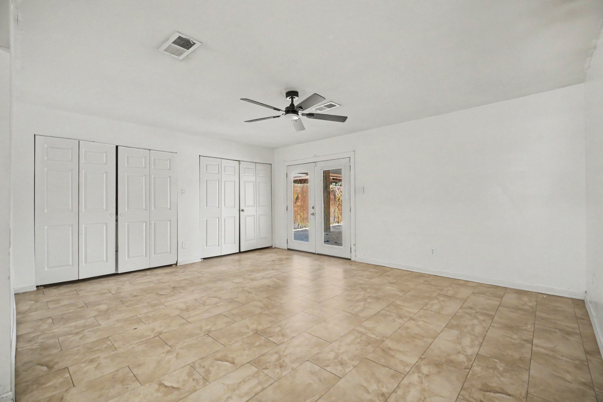 2121 Hickory Lane Property Photo 7