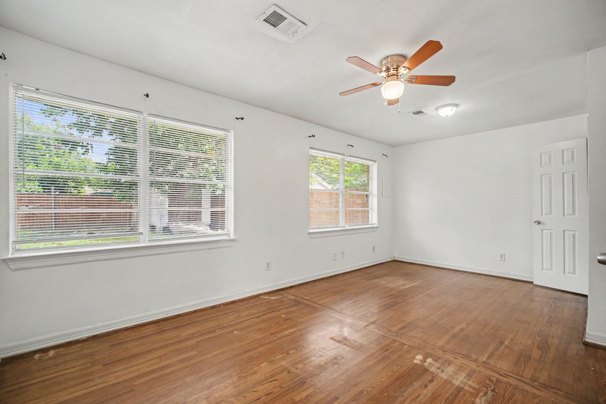 2121 Hickory Lane Property Photo 11