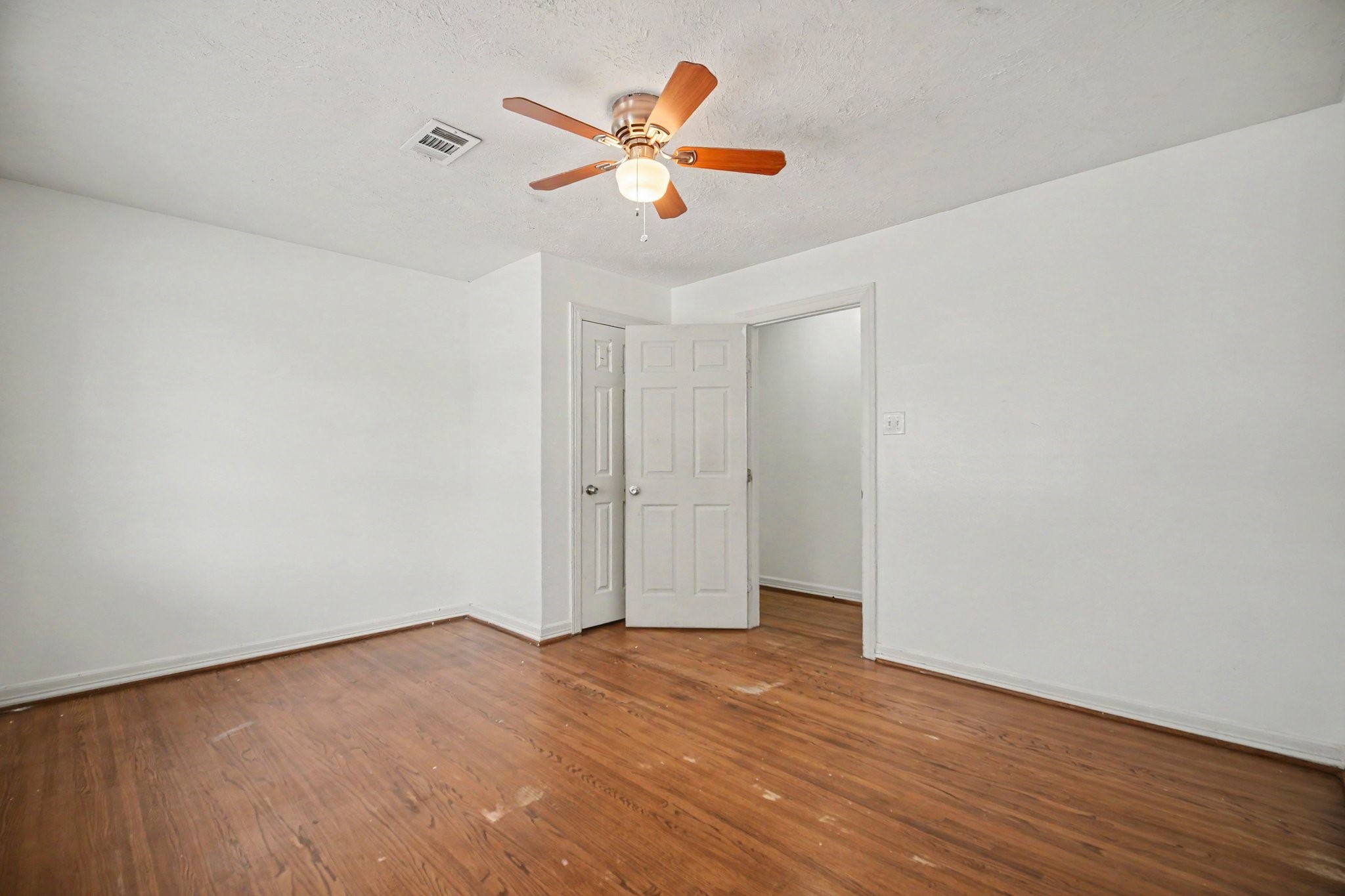 2121 Hickory Lane Property Photo 12