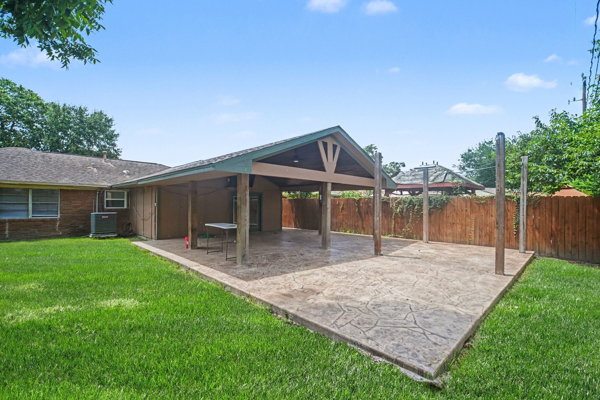 2121 Hickory Lane Property Photo 14