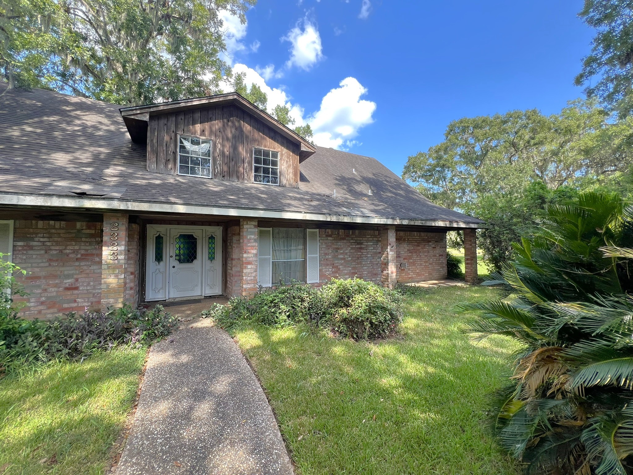 2323 Olympia Drive Property Photo 2
