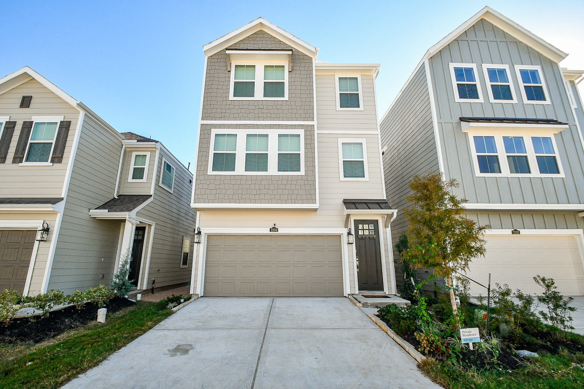2204 Via Laura Property Photo 1