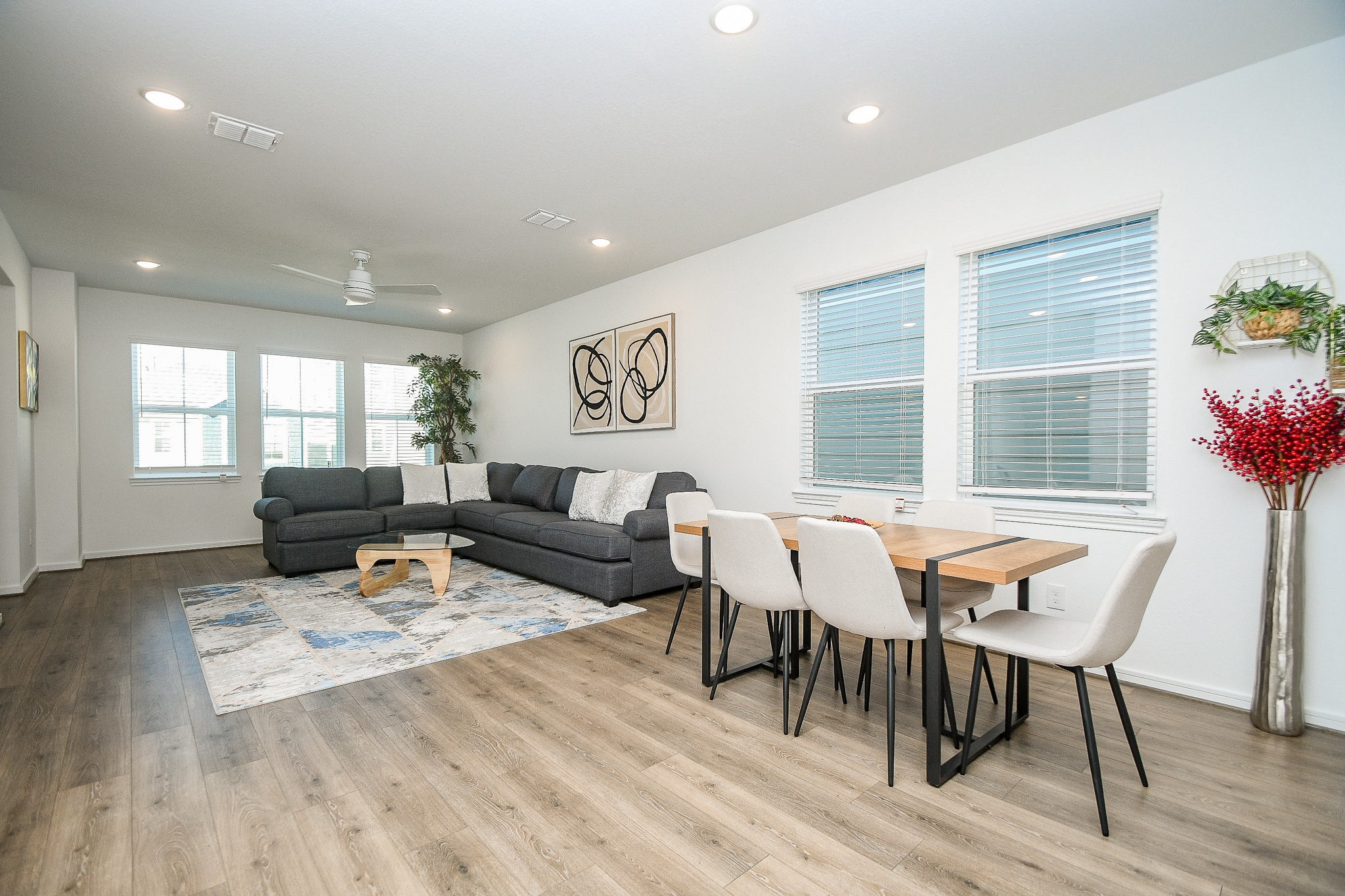 2204 Via Laura Property Photo 2