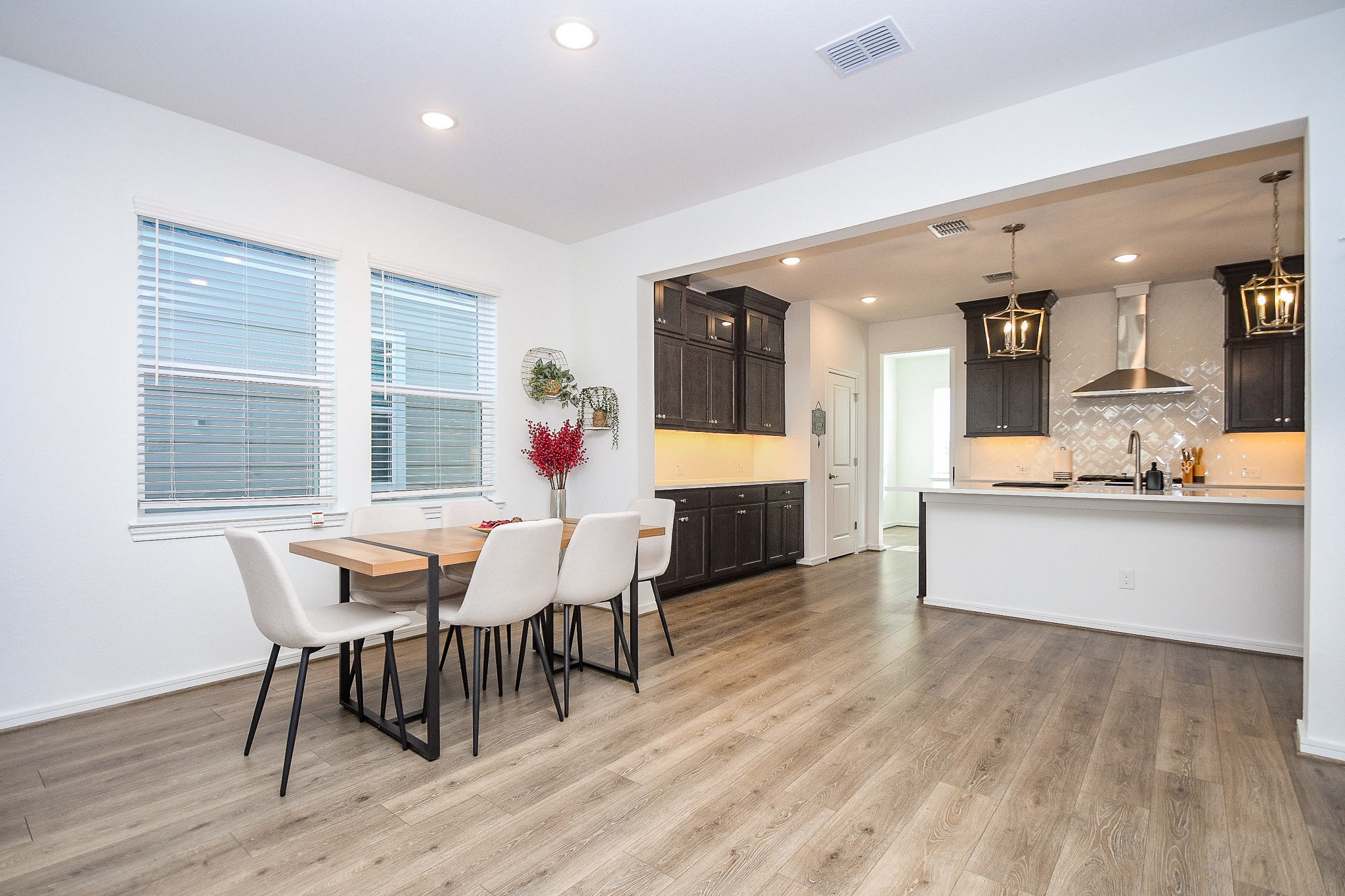 2204 Via Laura Property Photo 3