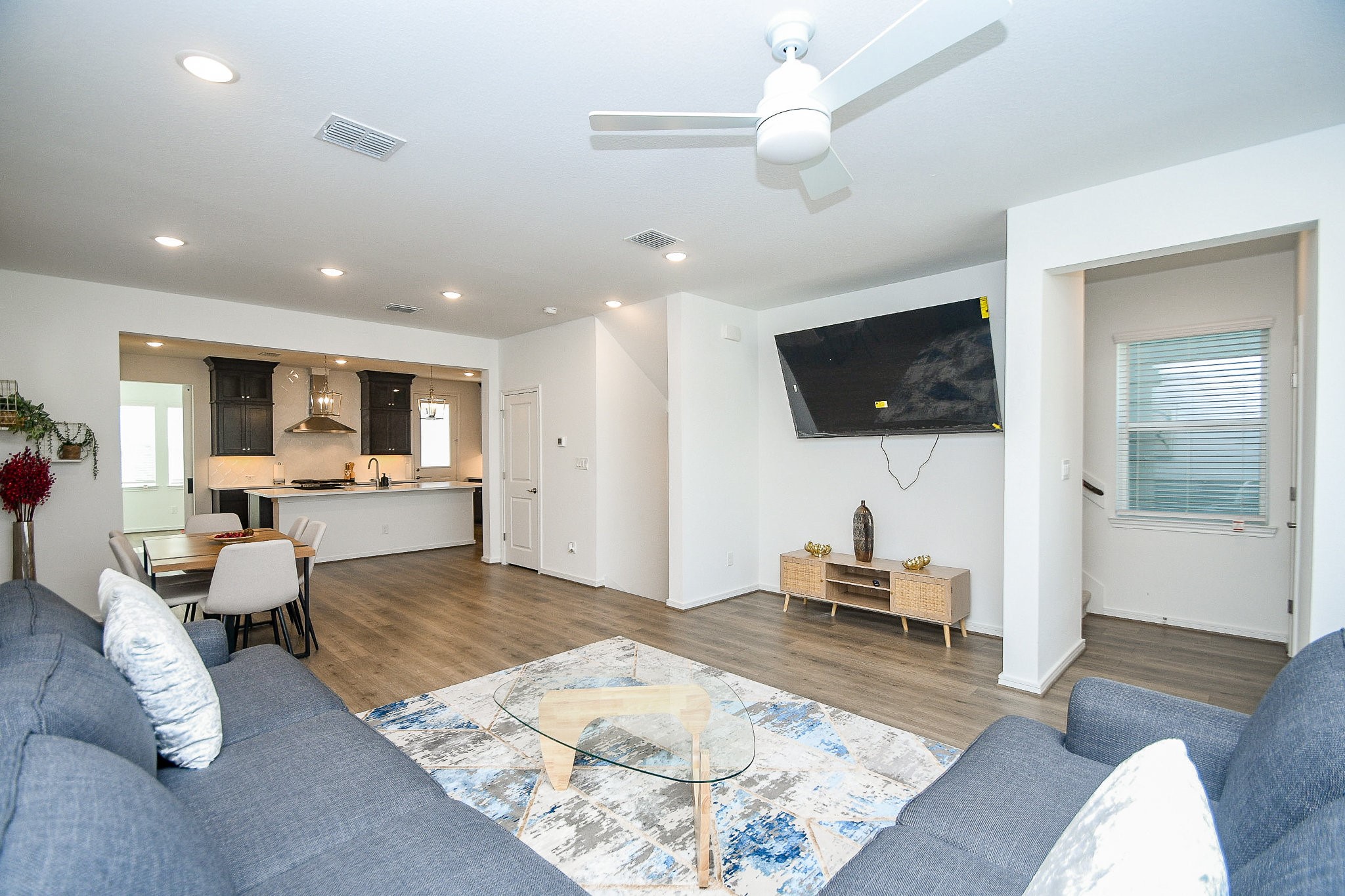 2204 Via Laura Property Photo 5