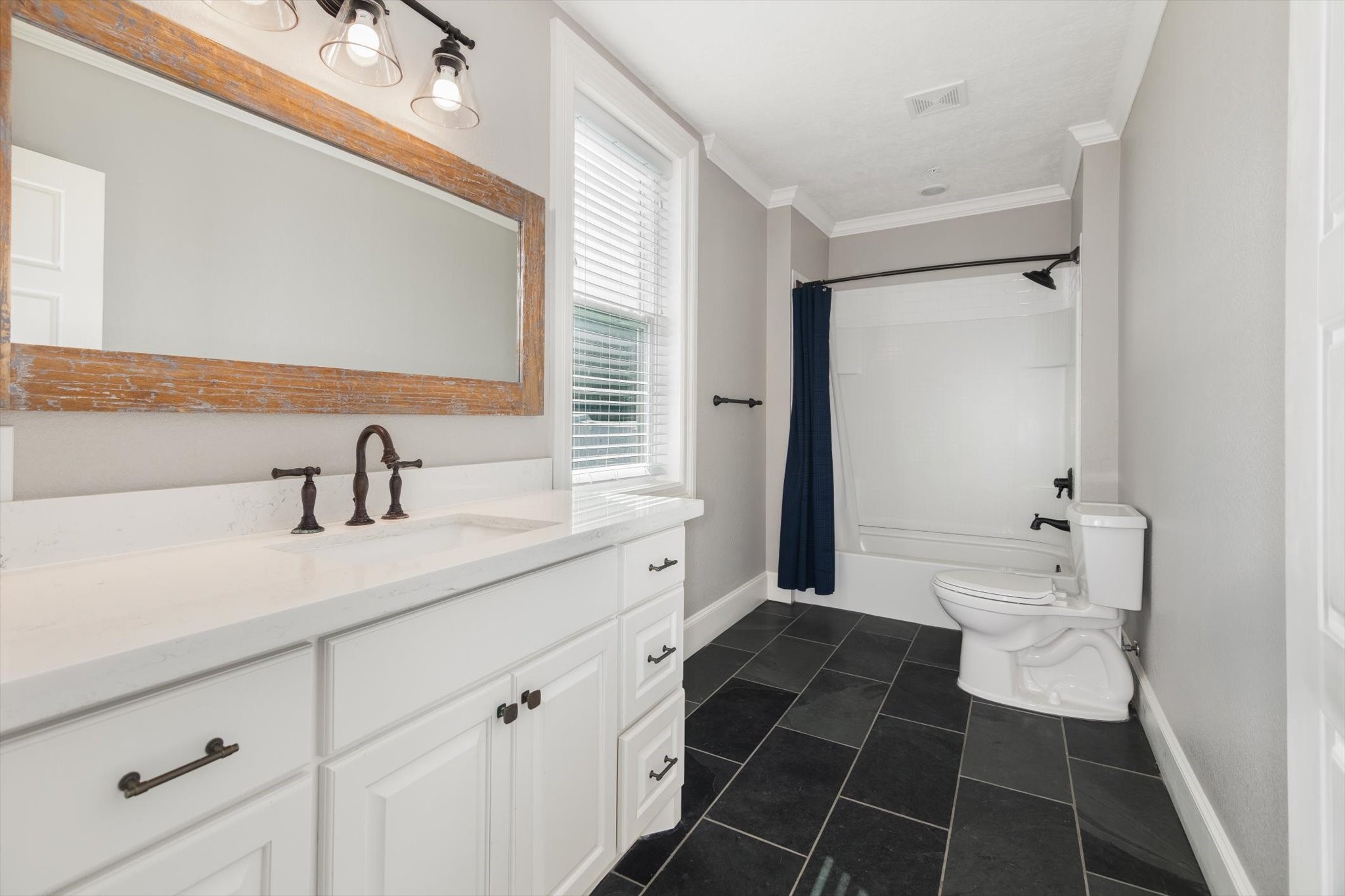 405 24th Street 201 Property Photo 16