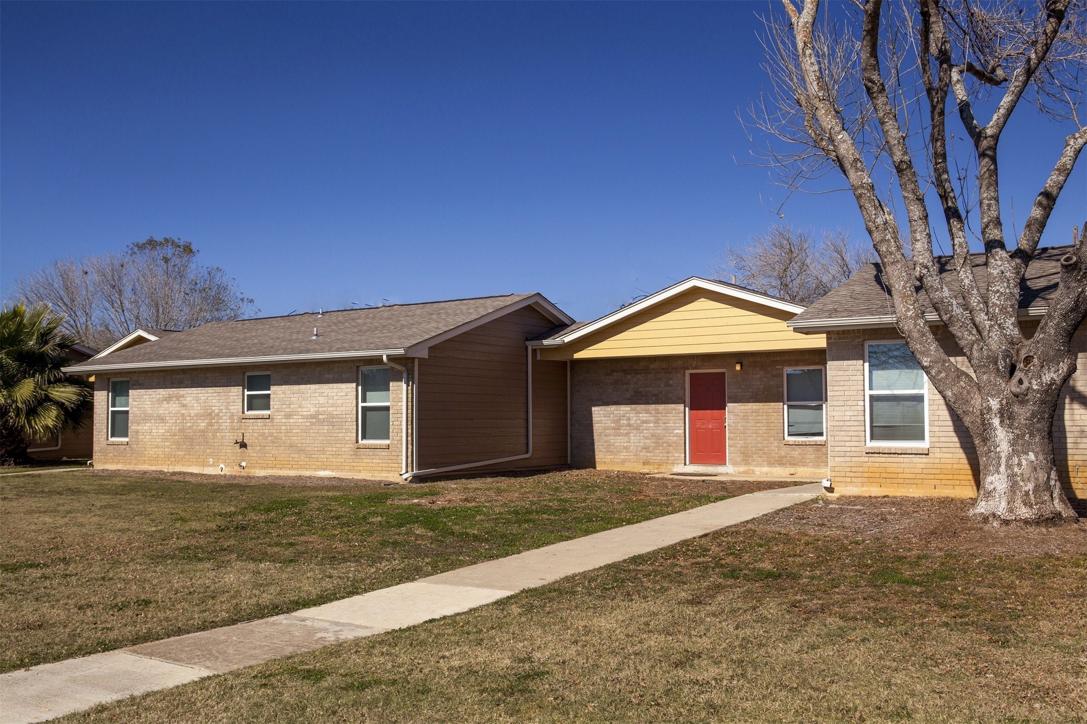 1200 E Frio Street Property Photo 4