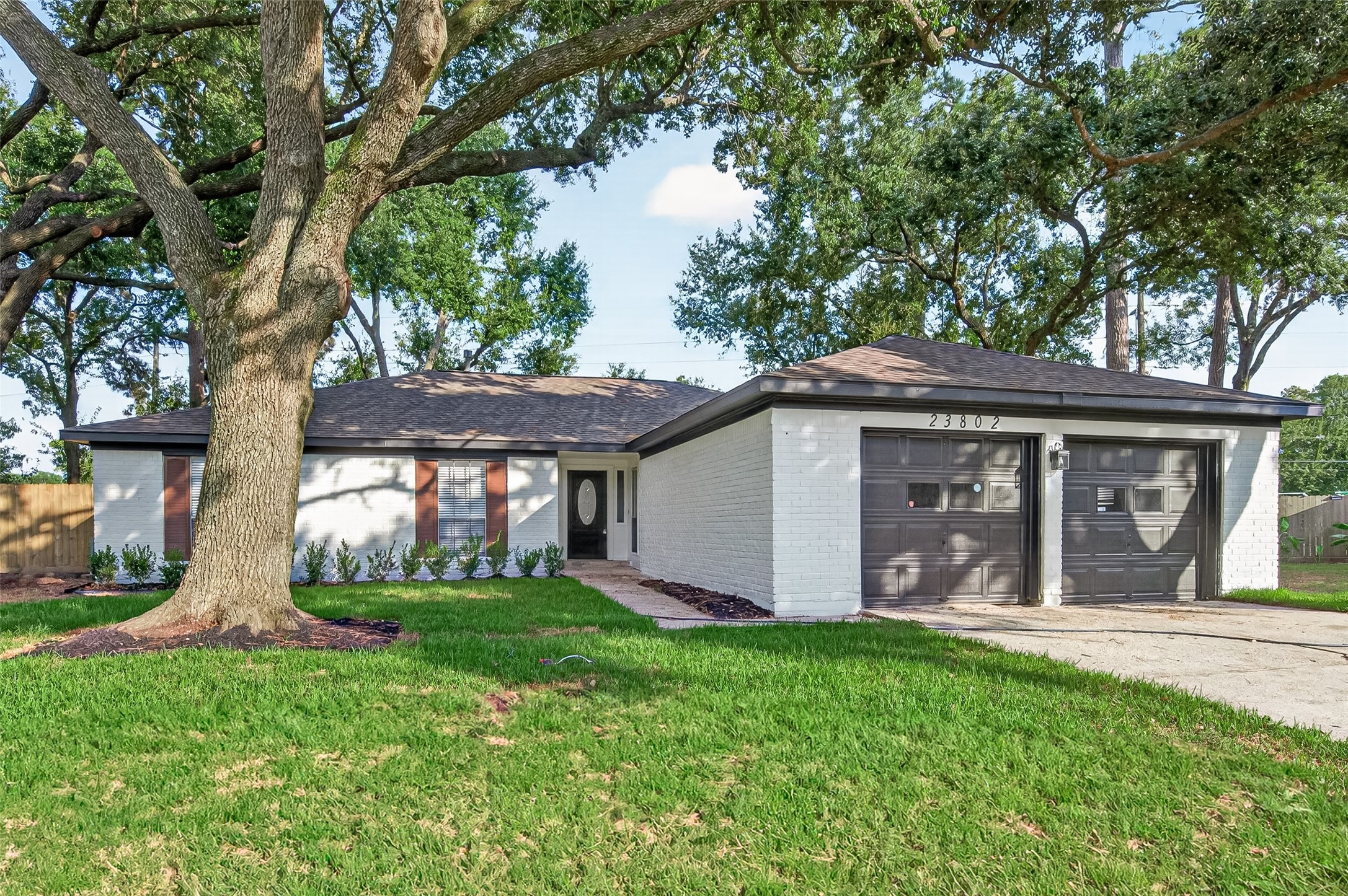 23802 Spring Towne Drive Property Photo 2