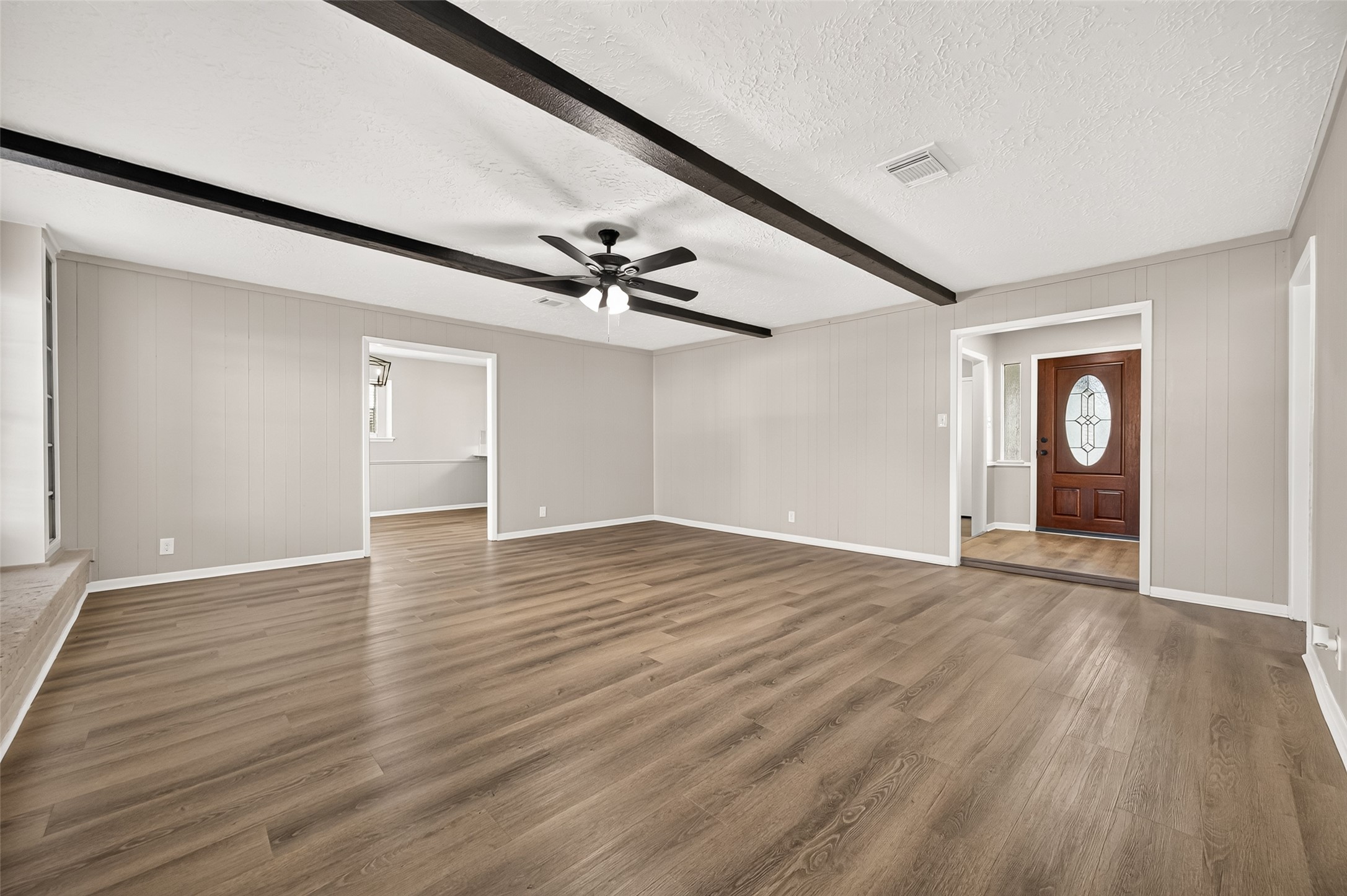 23802 Spring Towne Drive Property Photo 5
