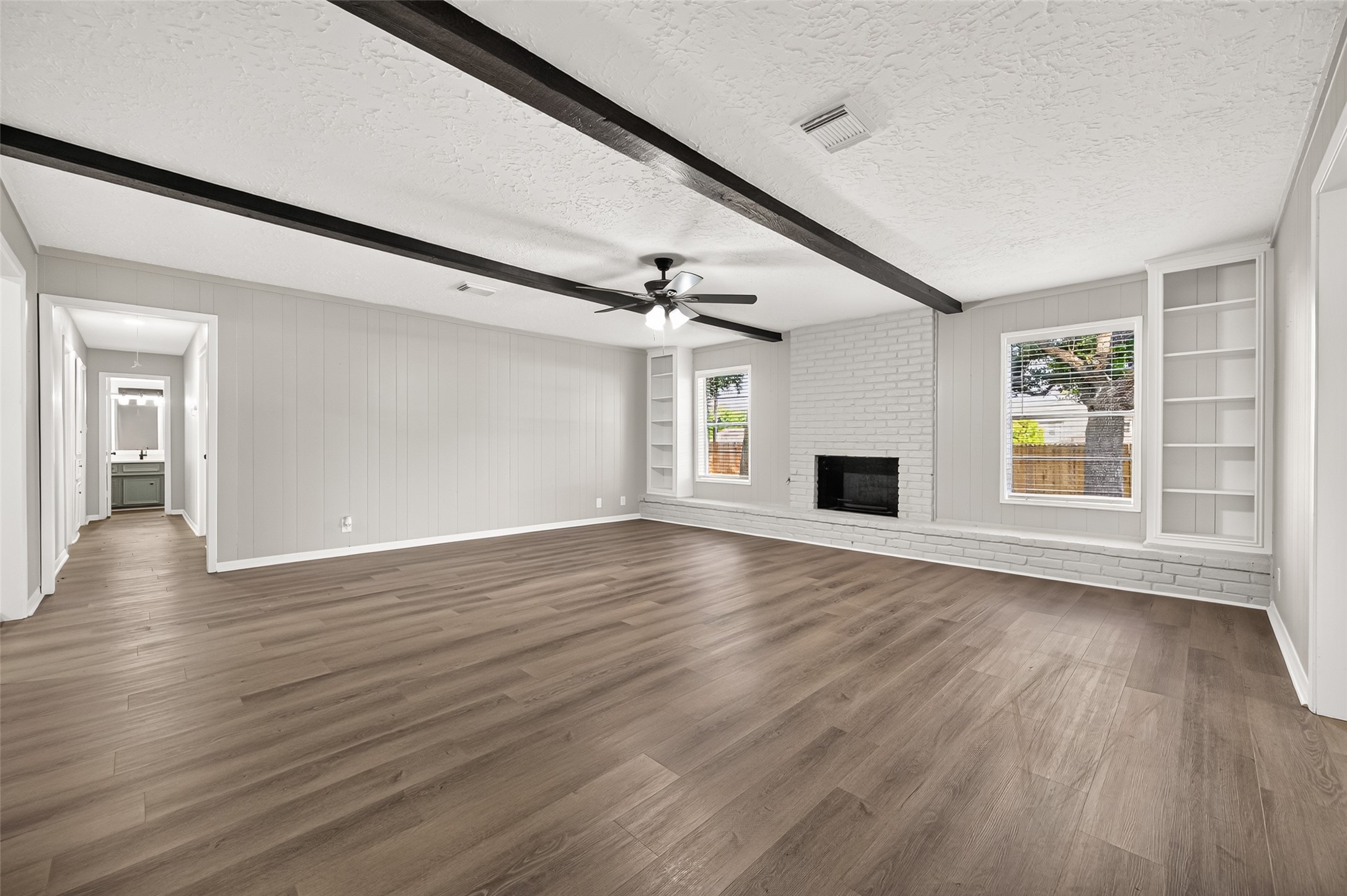 23802 Spring Towne Drive Property Photo 6