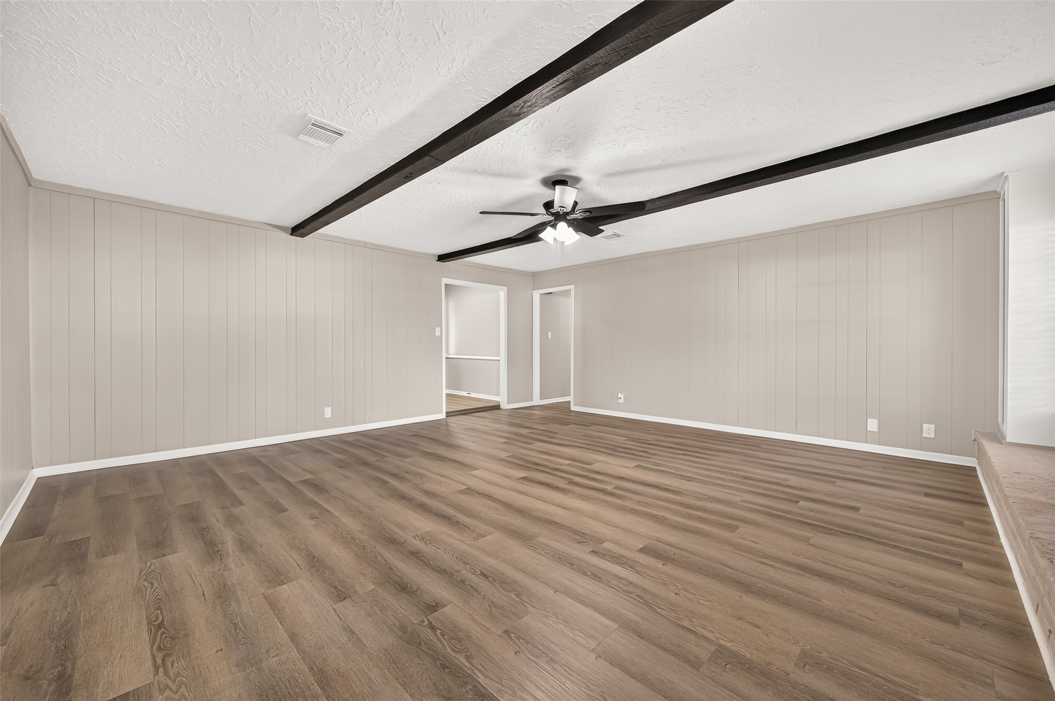 23802 Spring Towne Drive Property Photo 7
