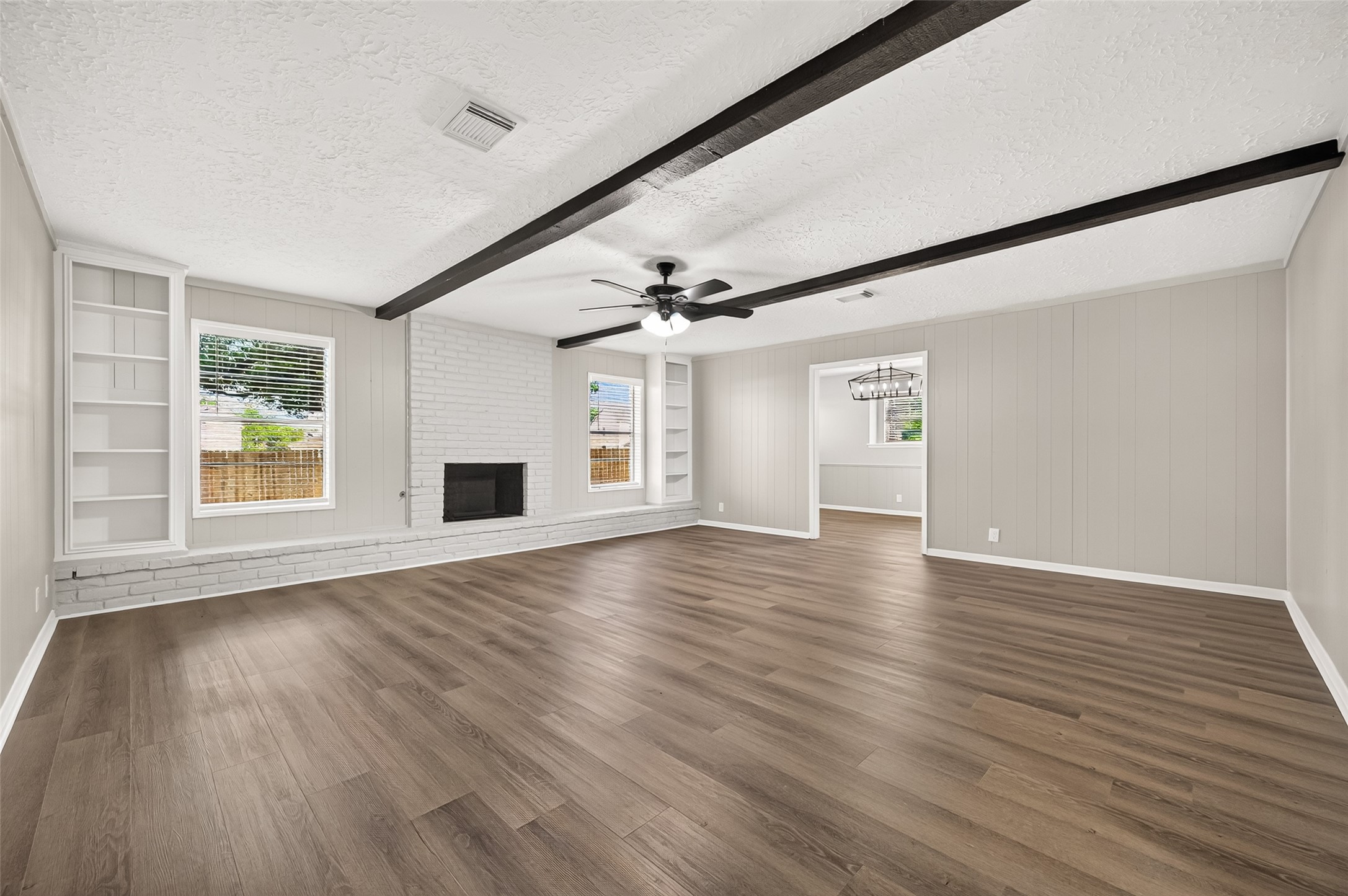 23802 Spring Towne Drive Property Photo 8