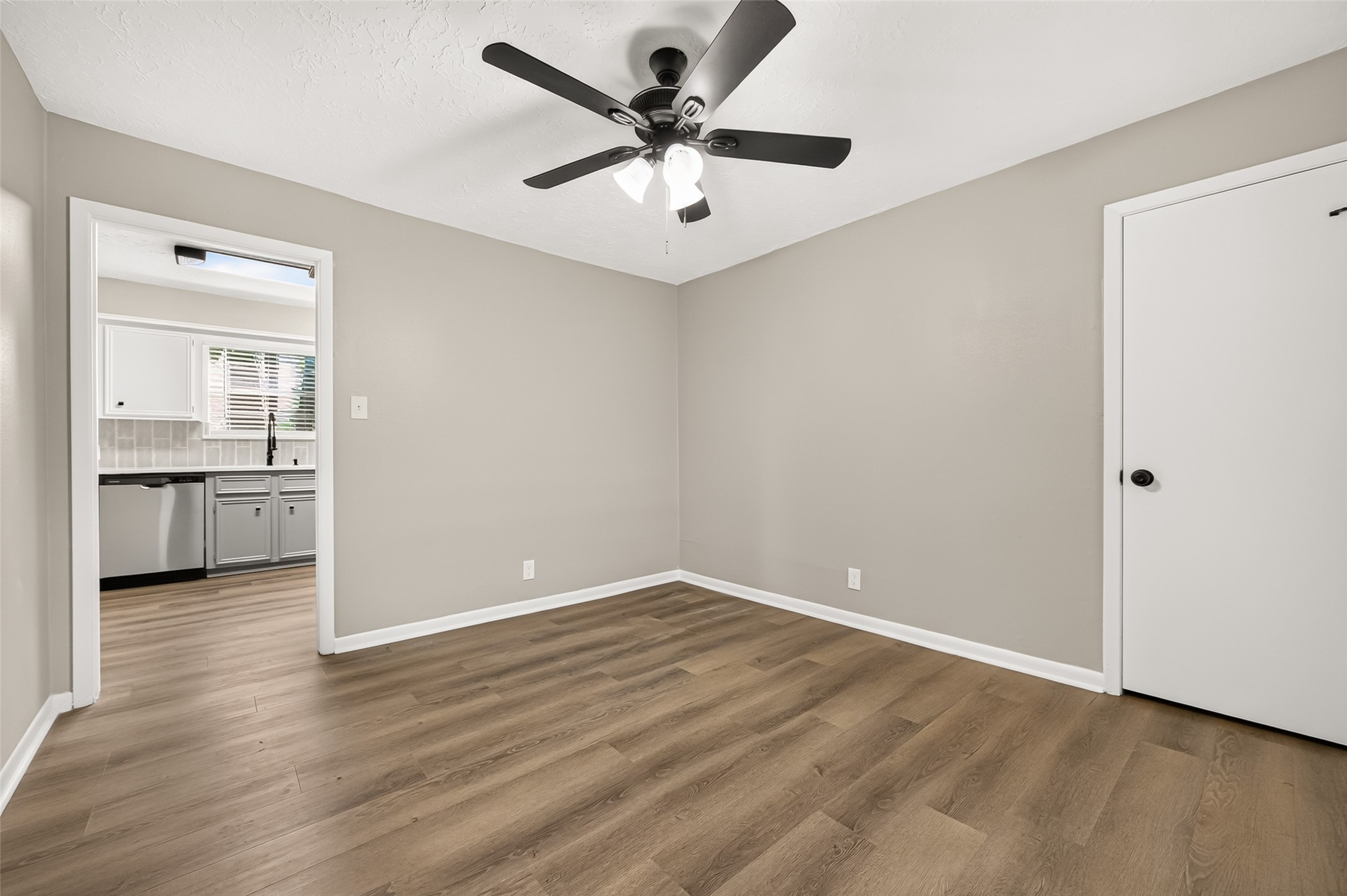 23802 Spring Towne Drive Property Photo 10