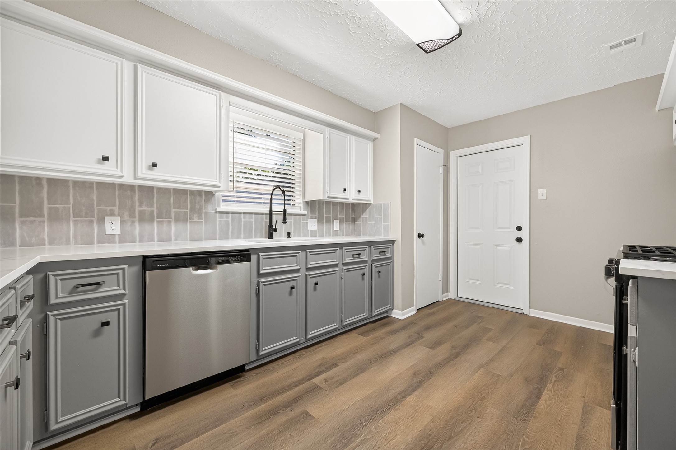 23802 Spring Towne Drive Property Photo 12