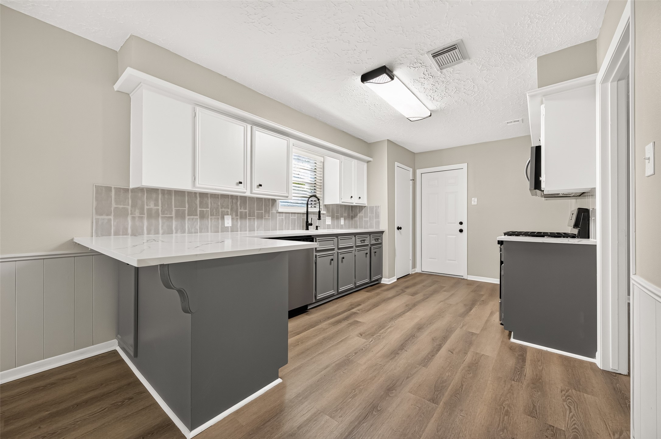 23802 Spring Towne Drive Property Photo 15
