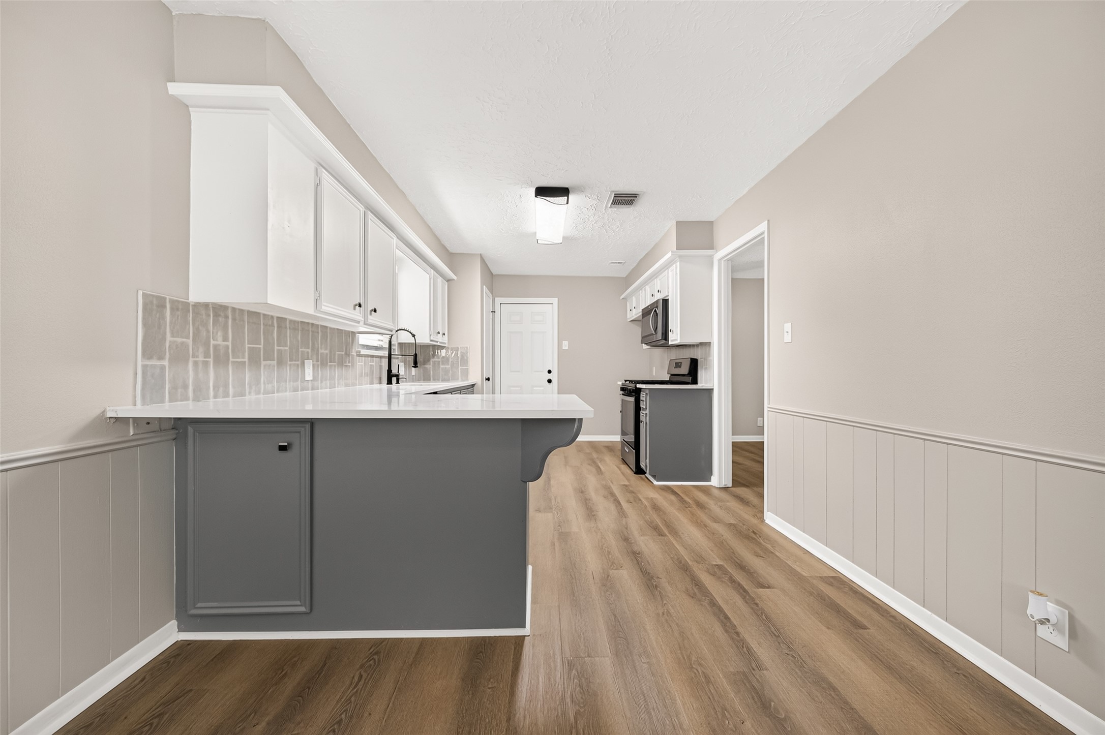 23802 Spring Towne Drive Property Photo 16