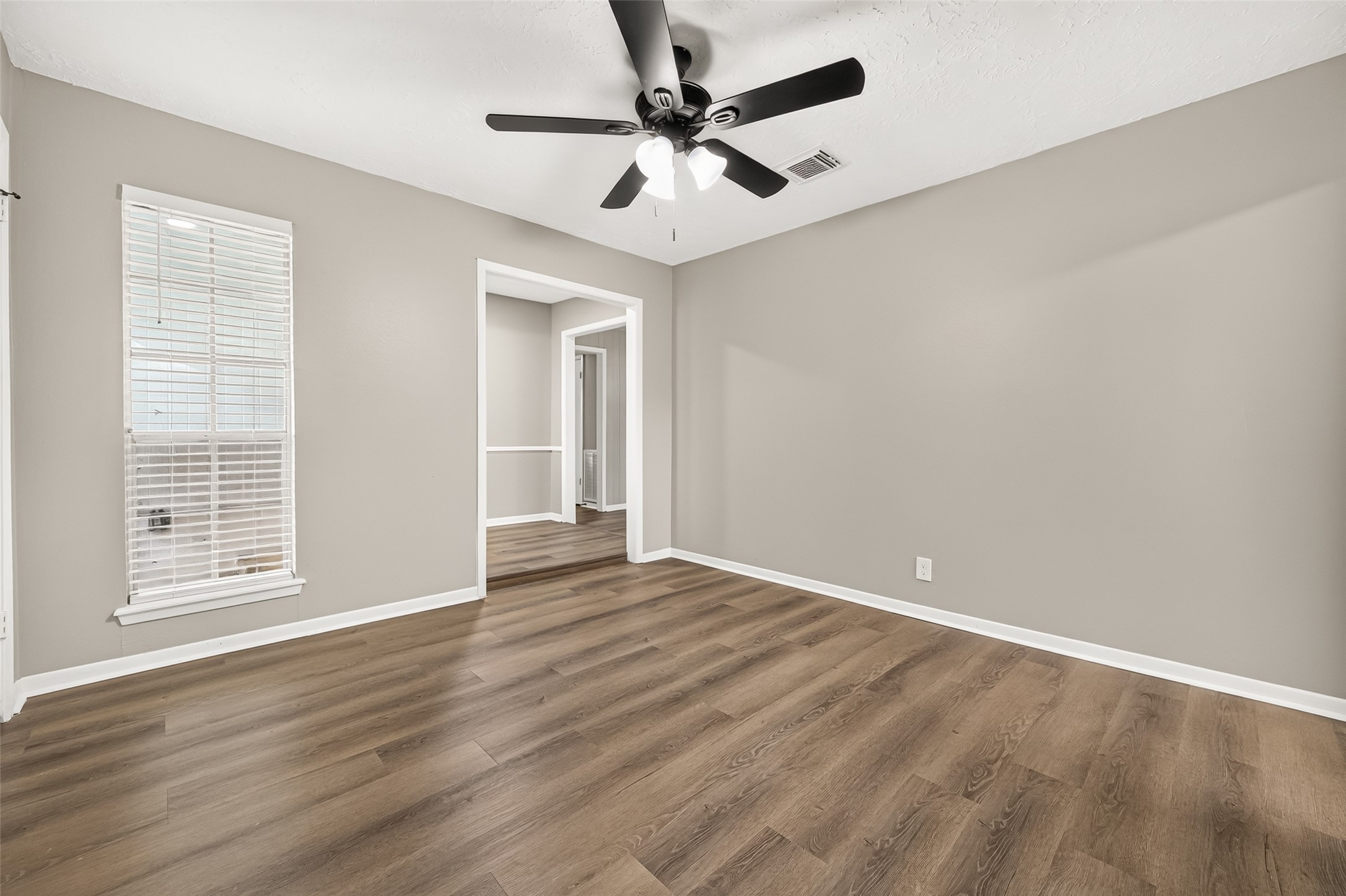 23802 Spring Towne Drive Property Photo 21