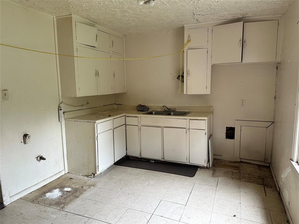 7326 Le Havre Road, Houston Tx 77033 Property Photo 6