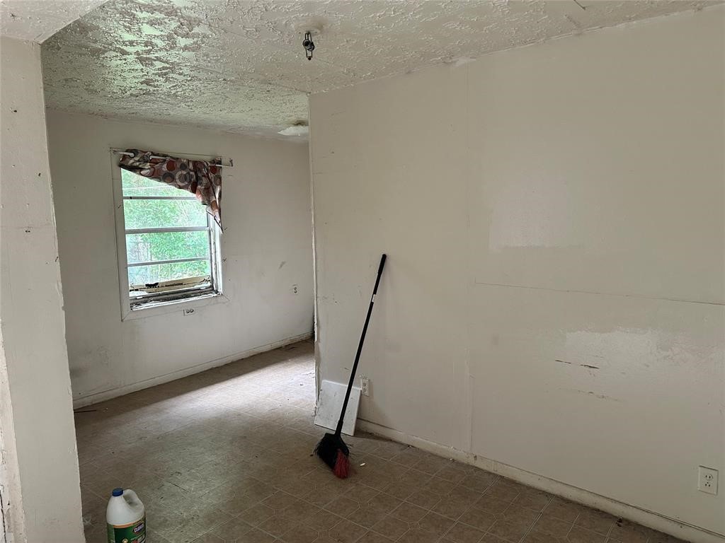 7326 Le Havre Road Property Photo 7