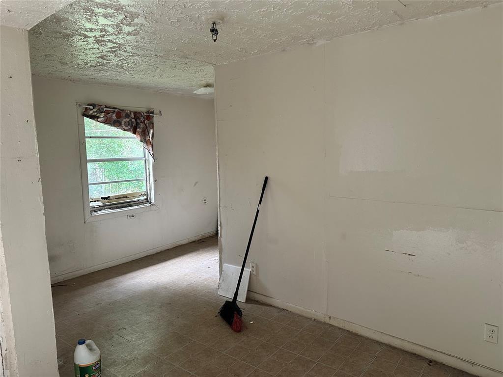 7326 Le Havre Road, Houston Tx 77033 Property Photo 7