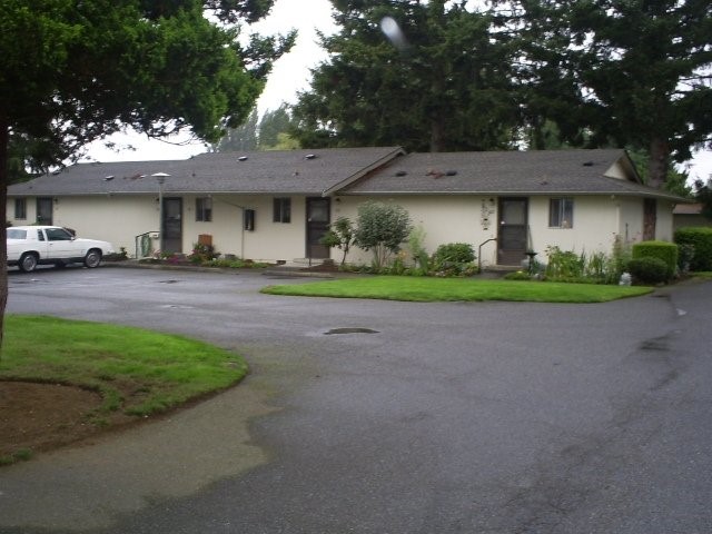 1724 Grove St Property Photo 1