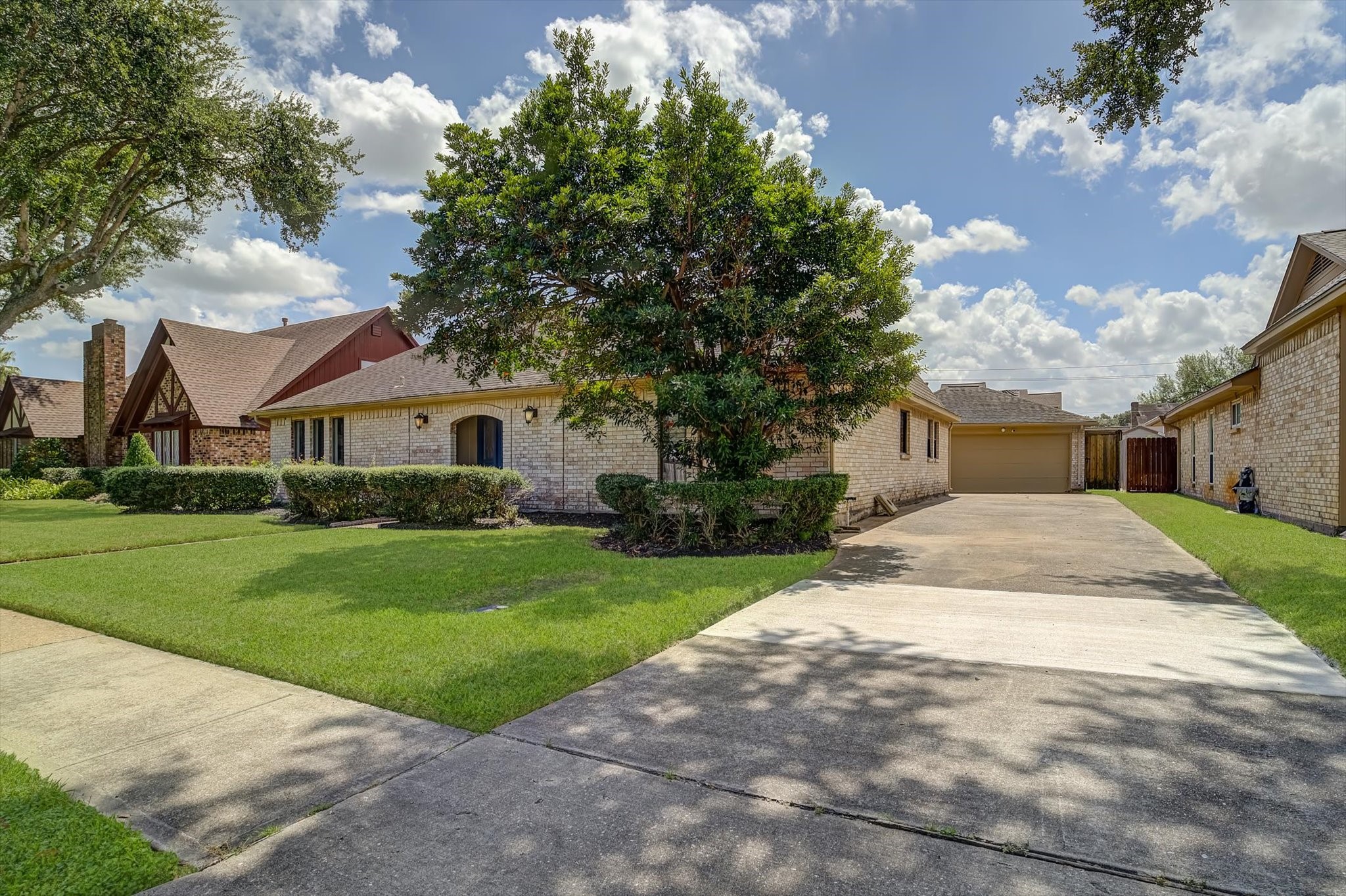 4210 Shanna Lane Property Photo 4