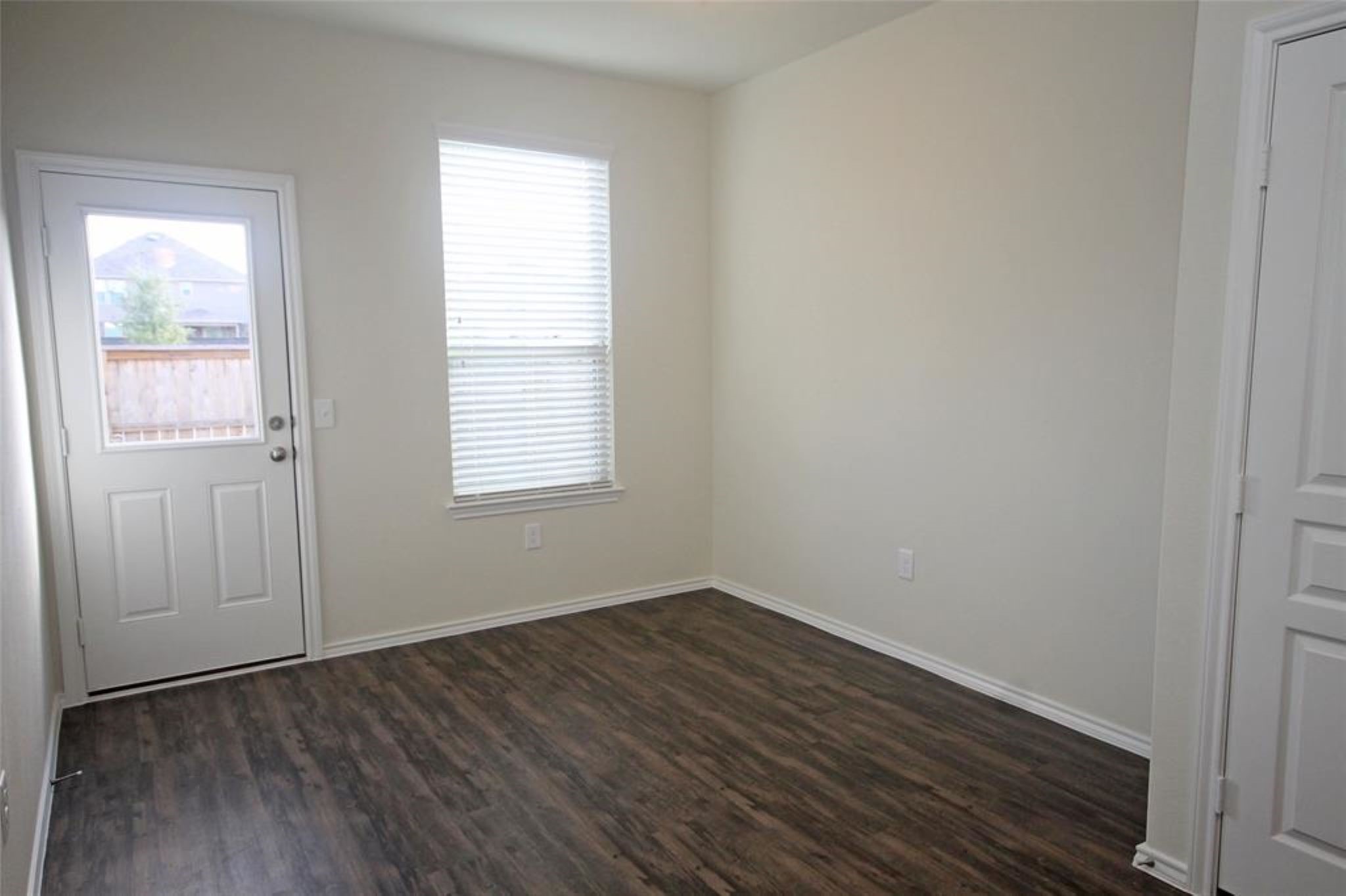 14635 Myrtle Point Drive Property Photo 9