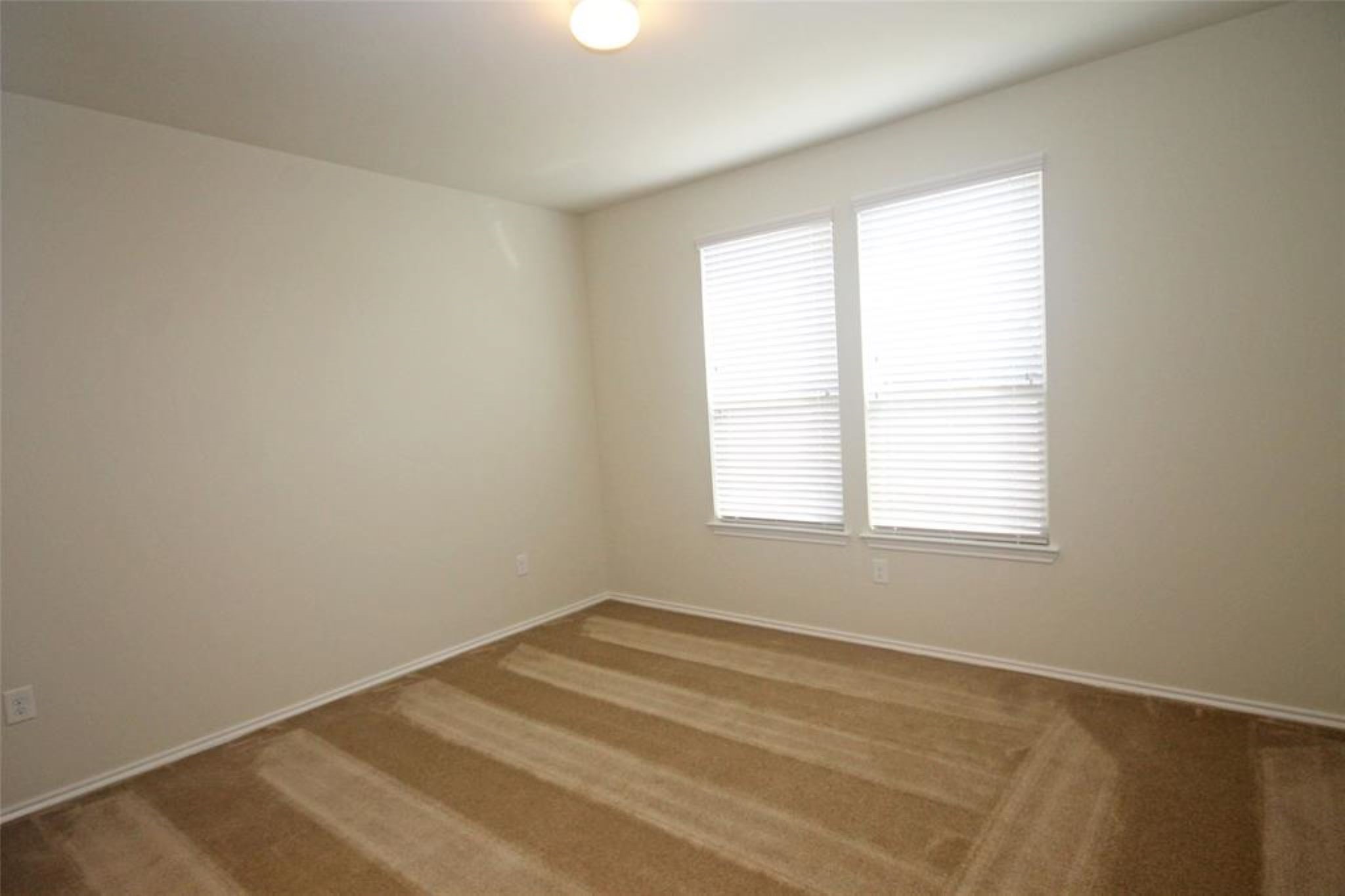 14635 Myrtle Point Drive Property Photo 10